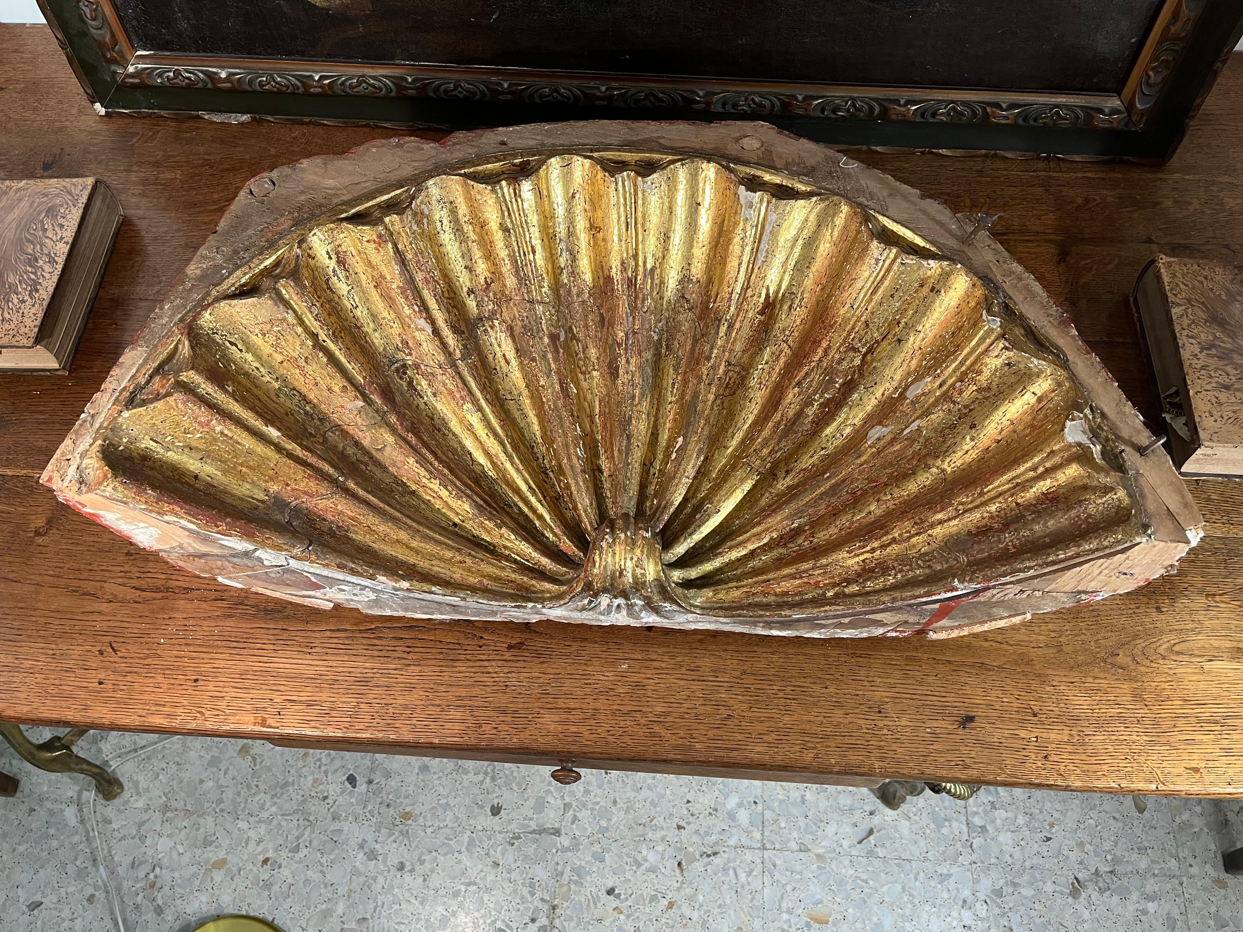 Retablo Nicho Superior Español Siglo XVII Madera Tallada en Bueno estado para la venta en Madrid, ES