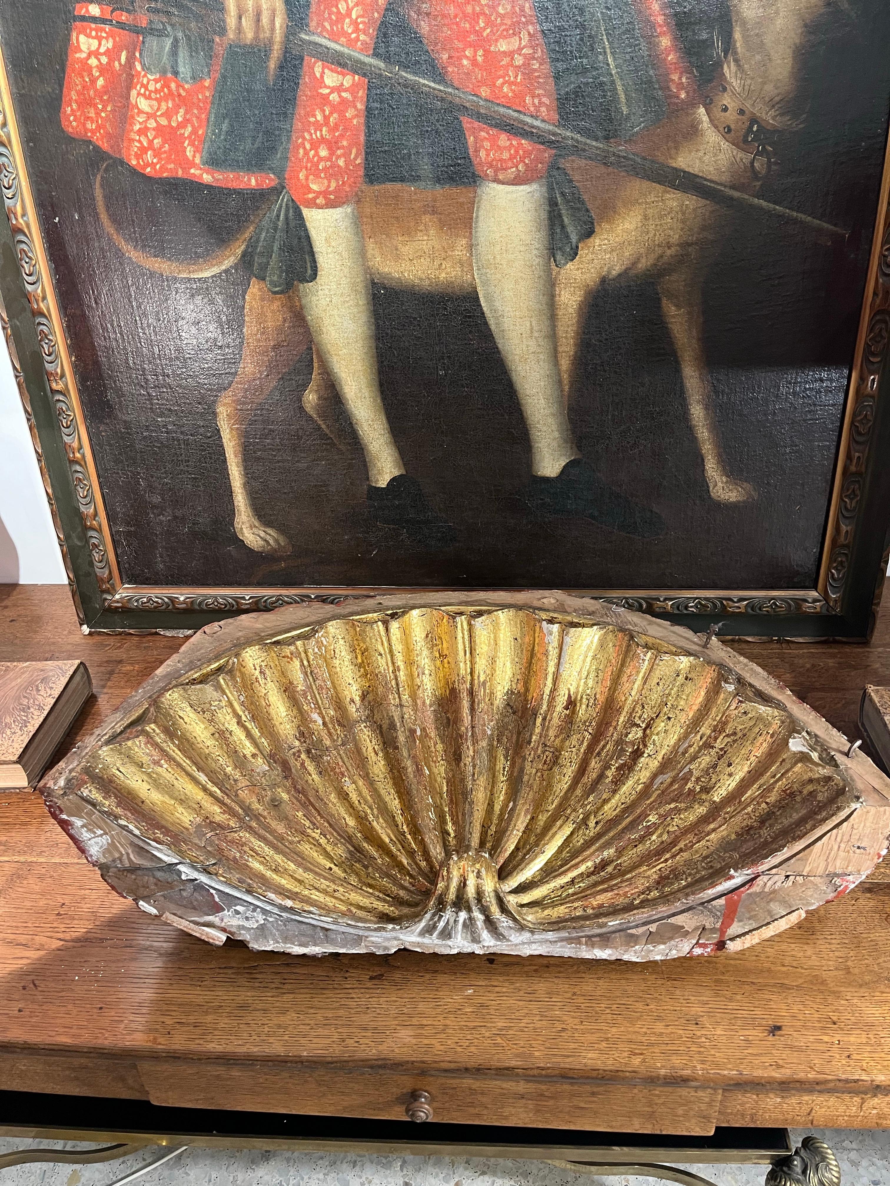 Retablo Nicho Superior Español Siglo XVII Madera Tallada siglo XVII en venta