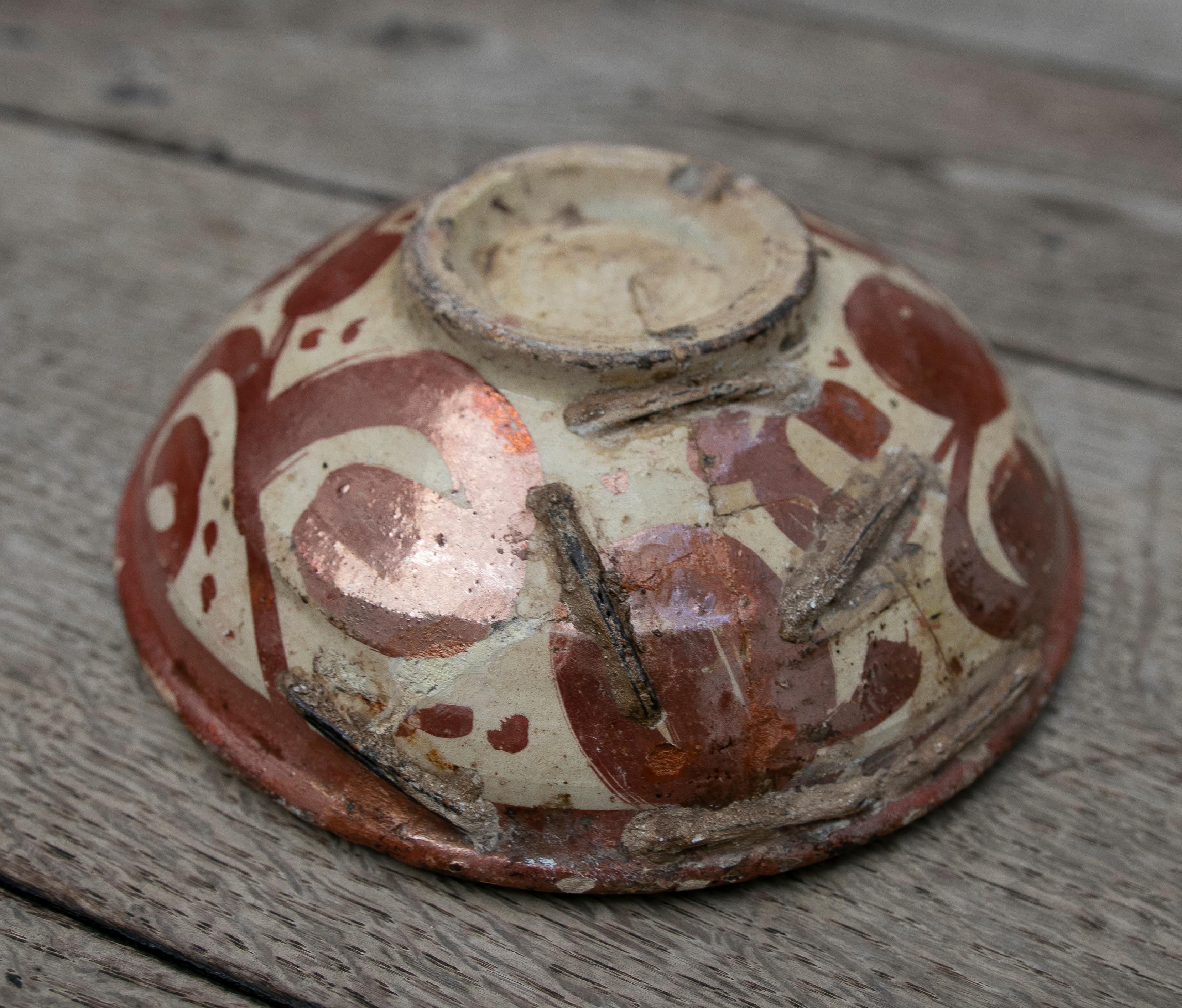 Spanischer Valencianischer Kaminsims-Keramikteller aus dem 17. Jahrhundert im Angebot 5