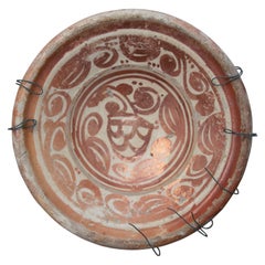 Piatto in ceramica a lustro di Manises spagnolo del XVII secolo