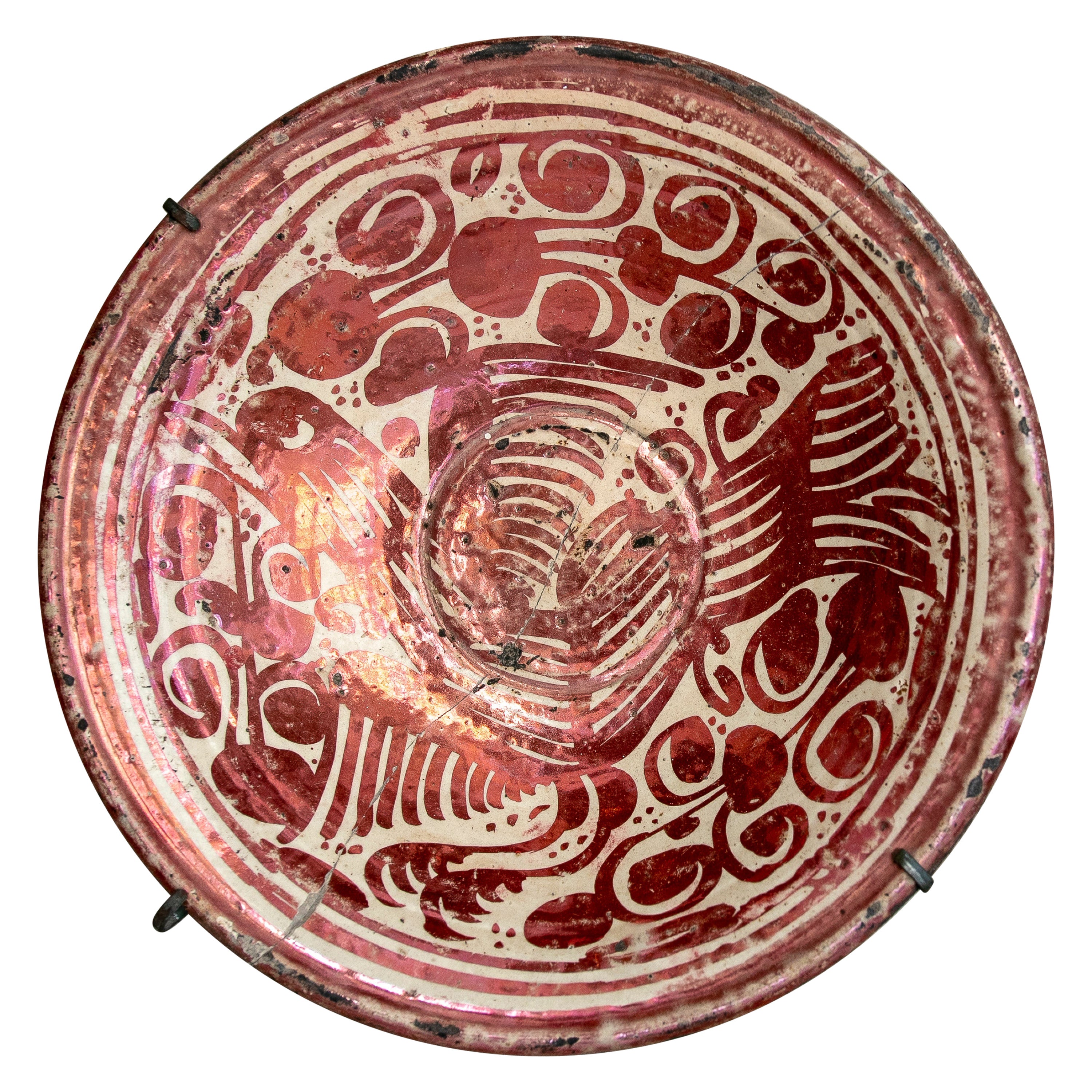 Piatto in ceramica a lustro di Manises spagnolo del XVII secolo