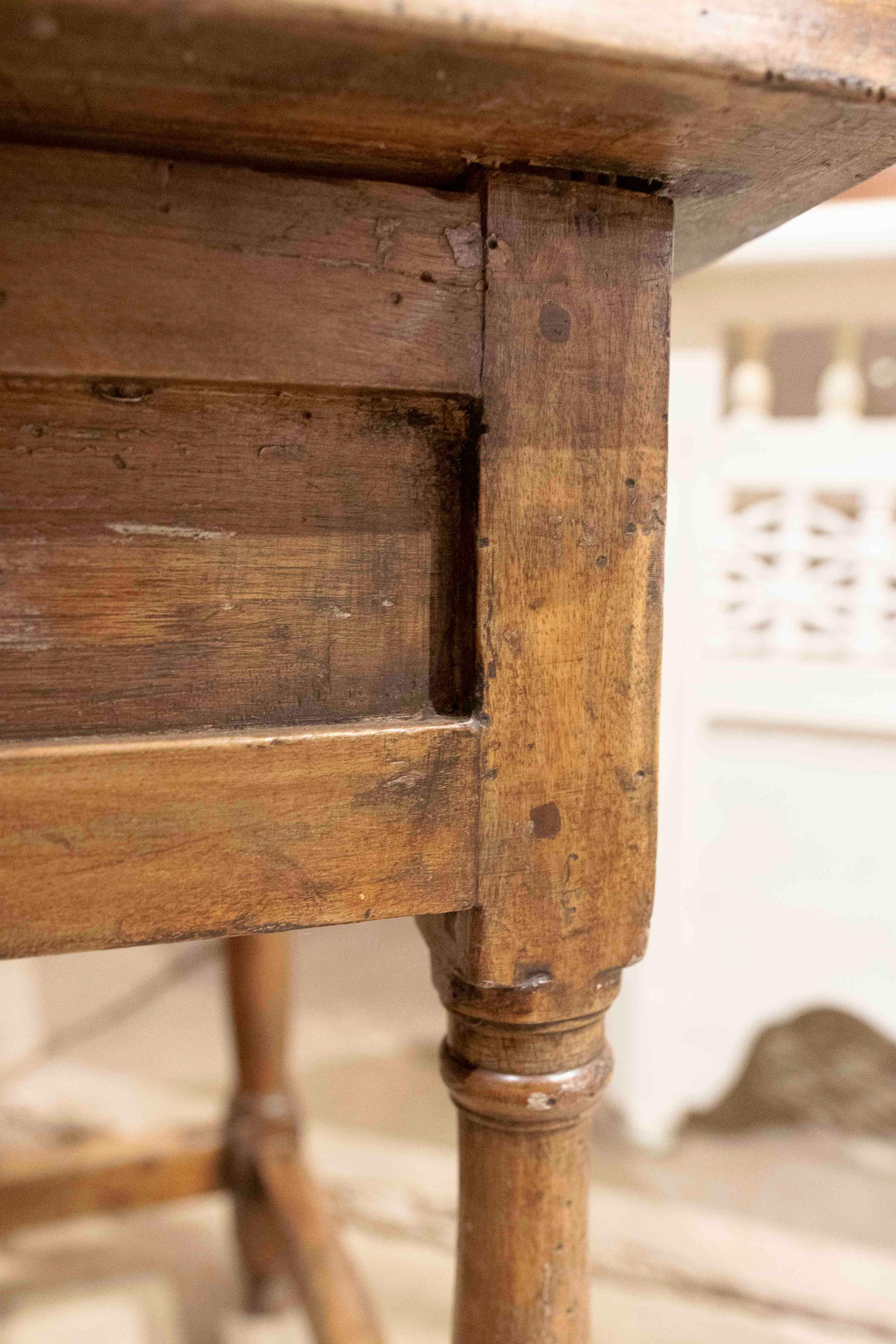 Table d'appoint espagnole du 17ème siècle avec original  Raccords en vente 8