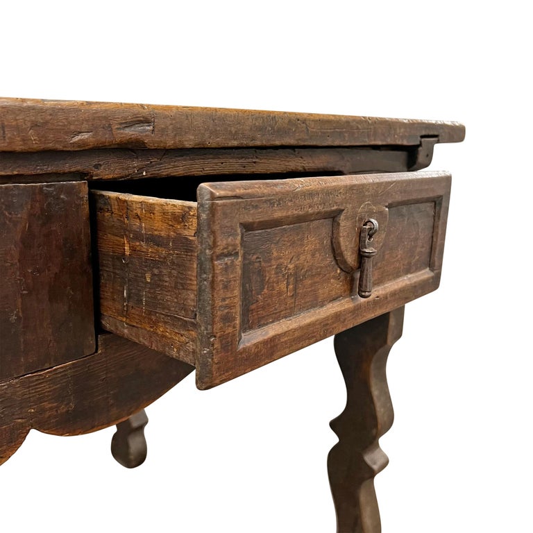 17th Century Spanish Walnut Table For Sale 4
