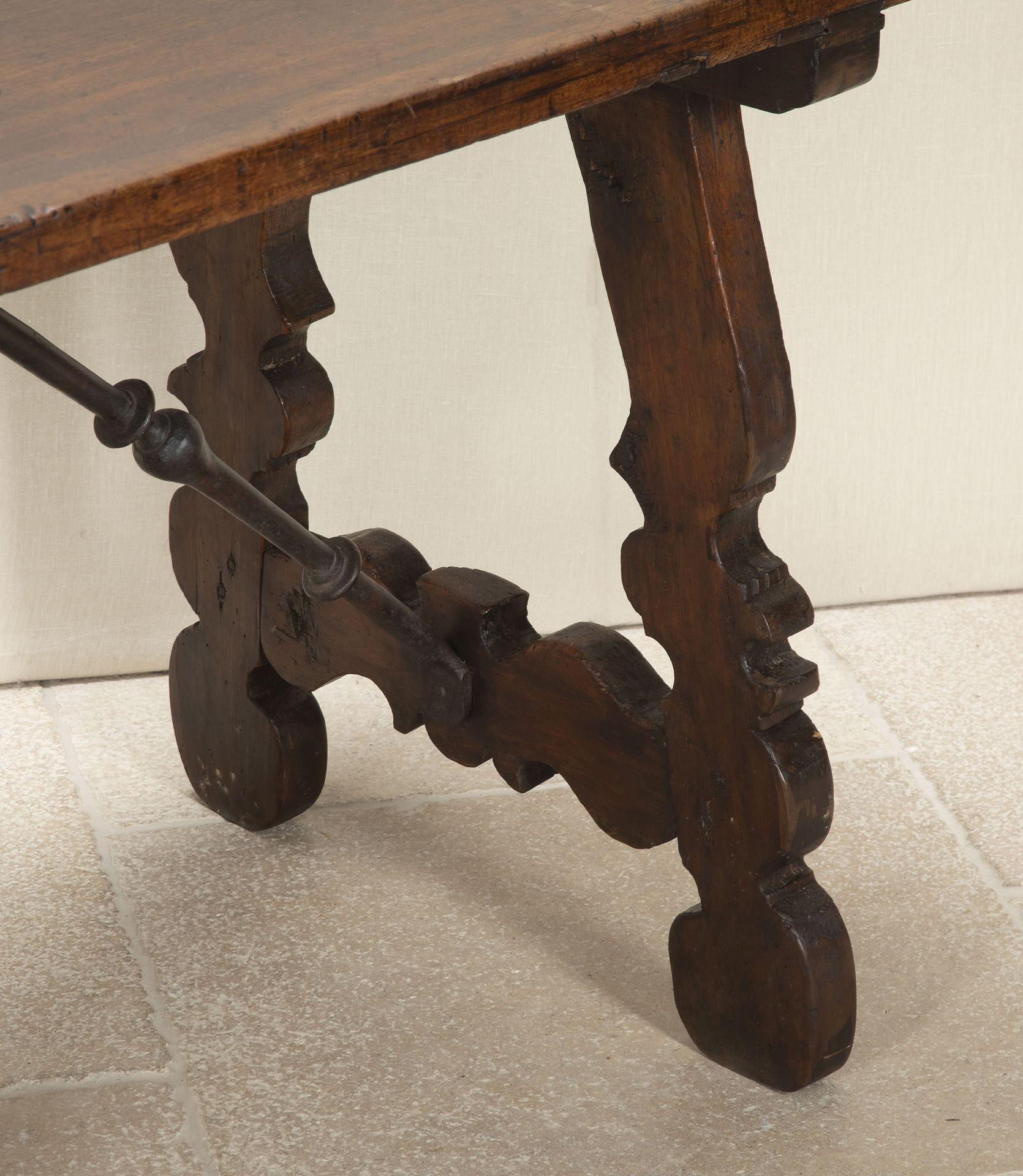 17th Century Spanish Walnut Table For Sale 6