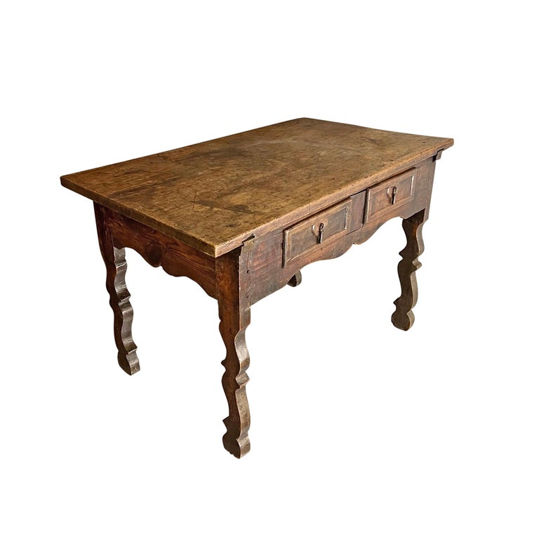 Hand-Crafted 17th Century Spanish Walnut Table For Sale