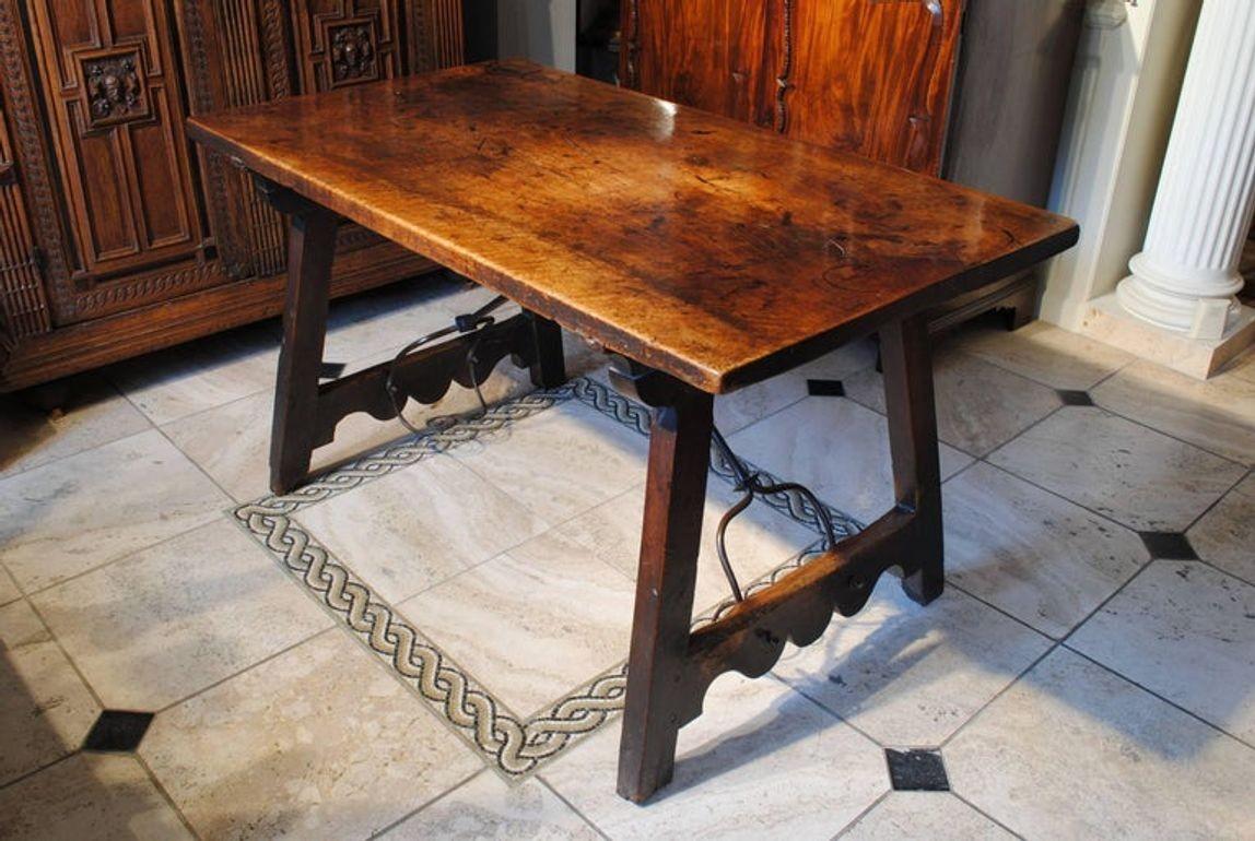 Late 17th Century 17th Century Spanish Walnut Table For Sale