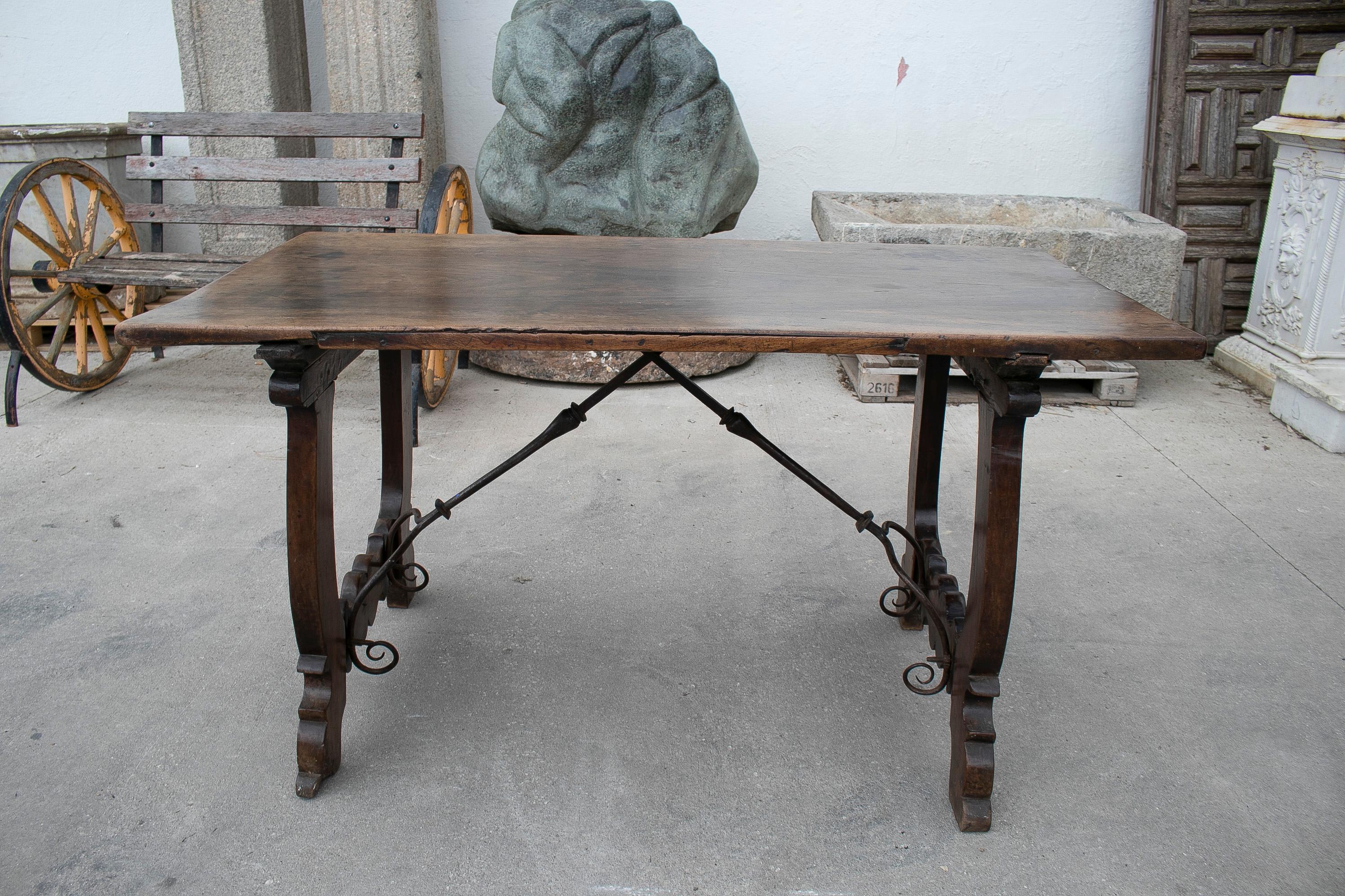 17th Century Spanish Walnut Table w/ Lira Legs and Original Ironware 2