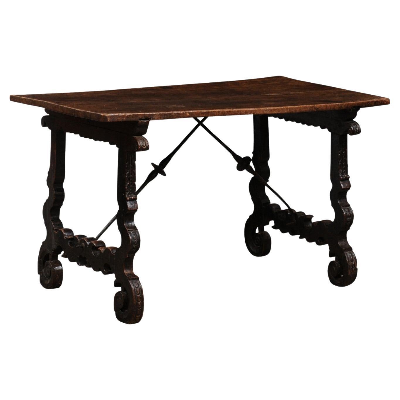 17th Century Spanish Walnut Table with Lyre Shaped Carved Legs For Sale