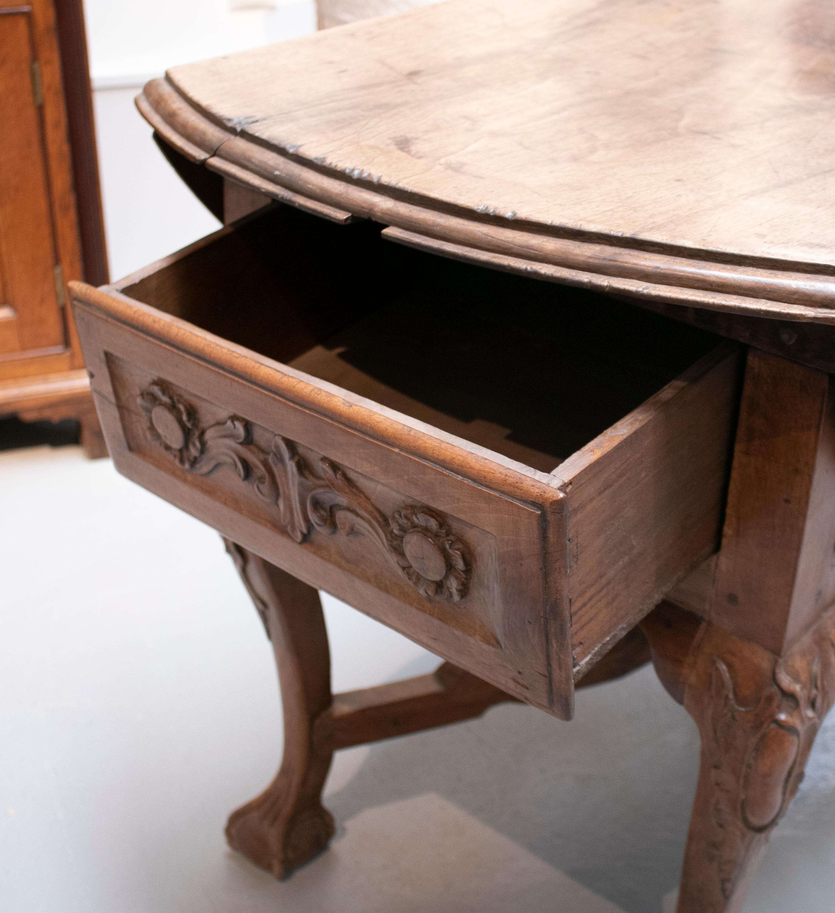 17th Century Spanish Walnut Winged Table w/ Claw Feet 7