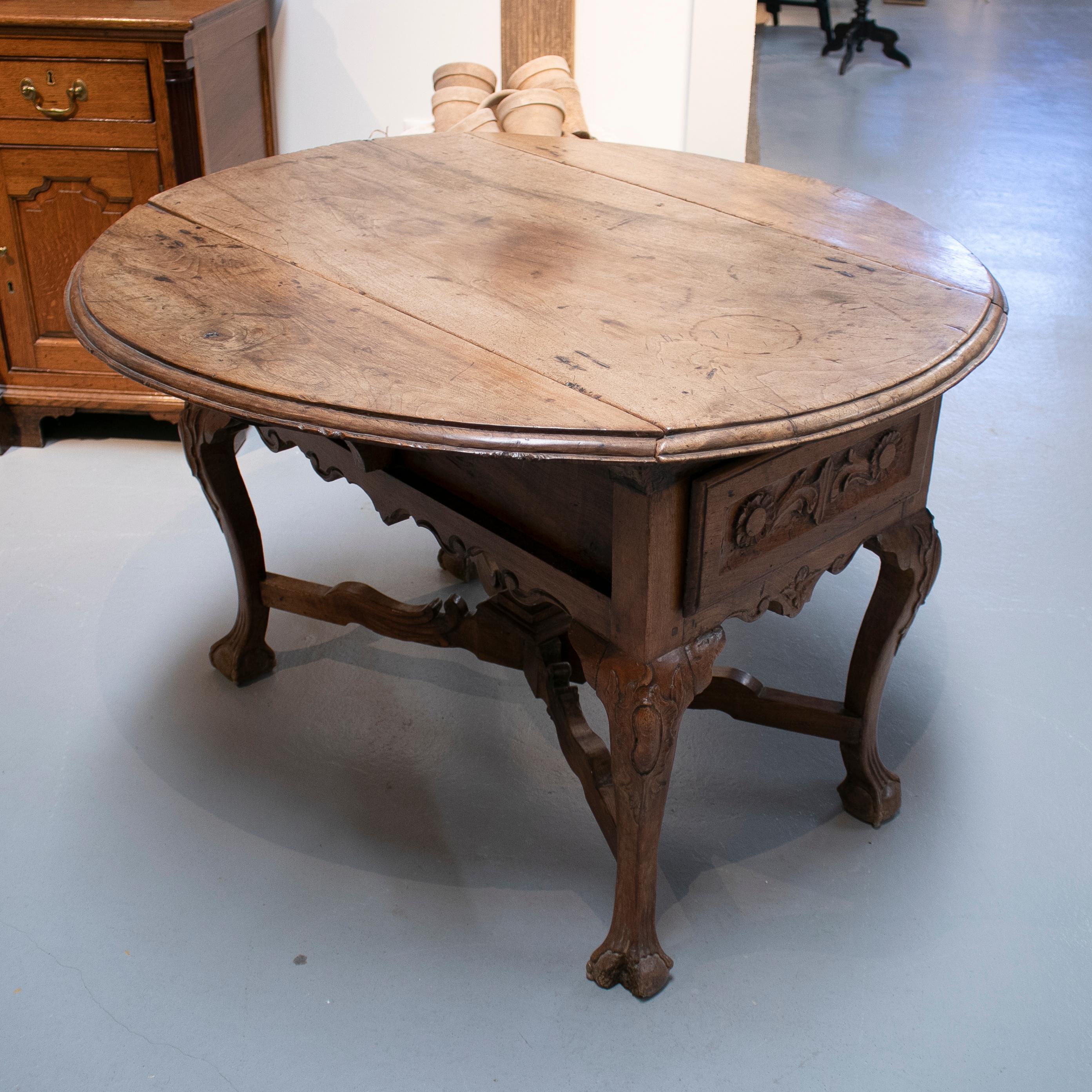 17th Century Spanish Walnut Winged Table w/ Claw Feet 3