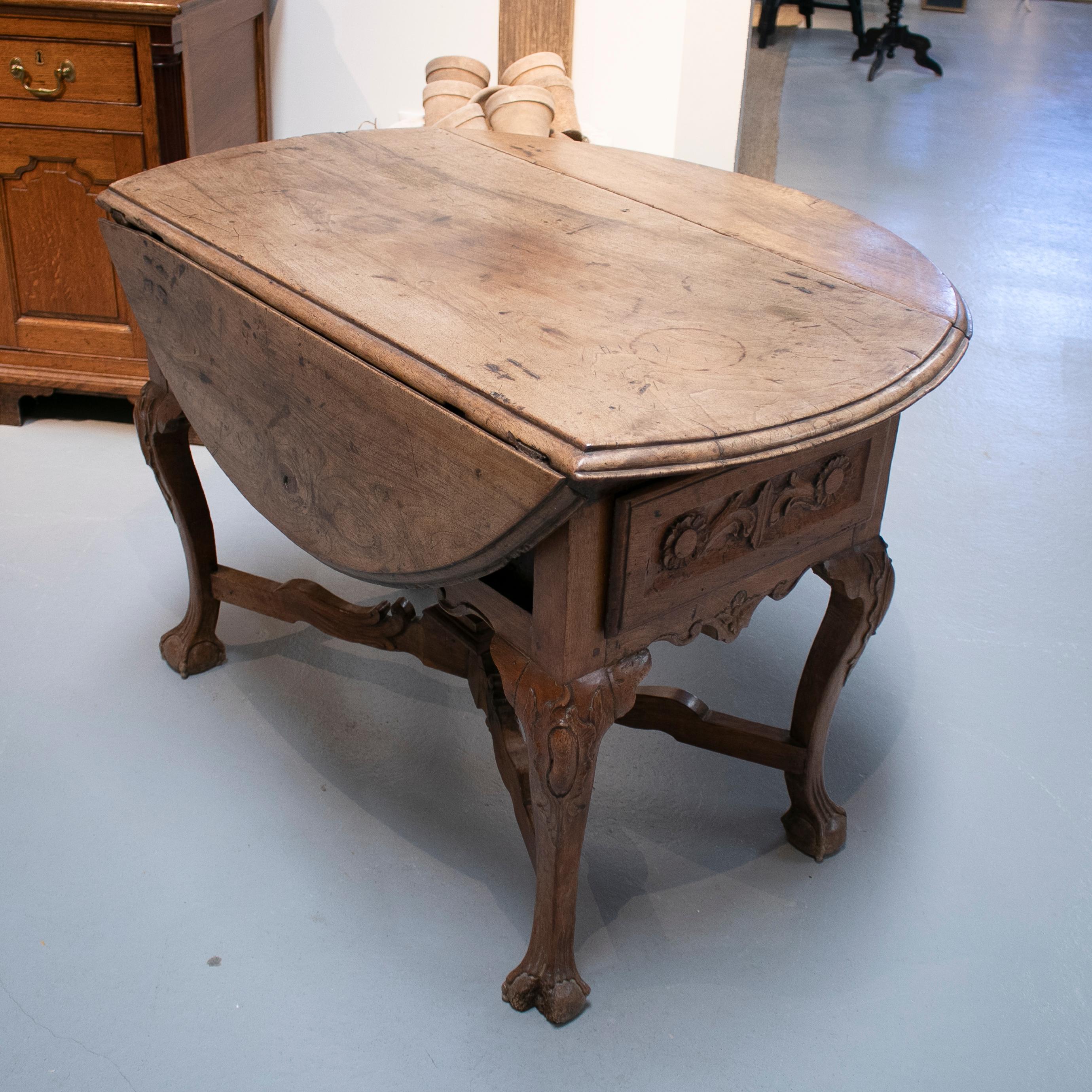 17th Century Spanish Walnut Winged Table w/ Claw Feet 5