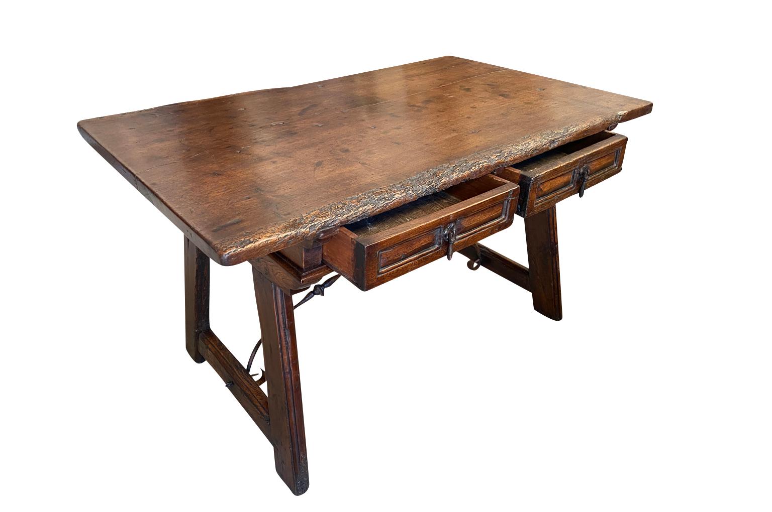 17th Century Spanish Writing Table - Desk For Sale 5