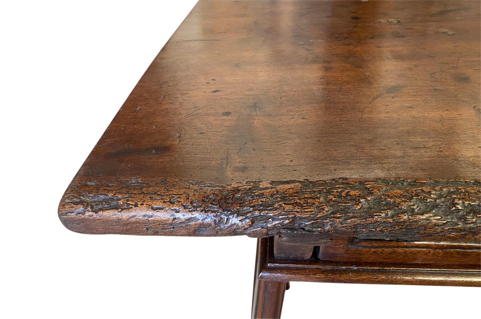 17th Century Spanish Writing Table - Desk For Sale 9