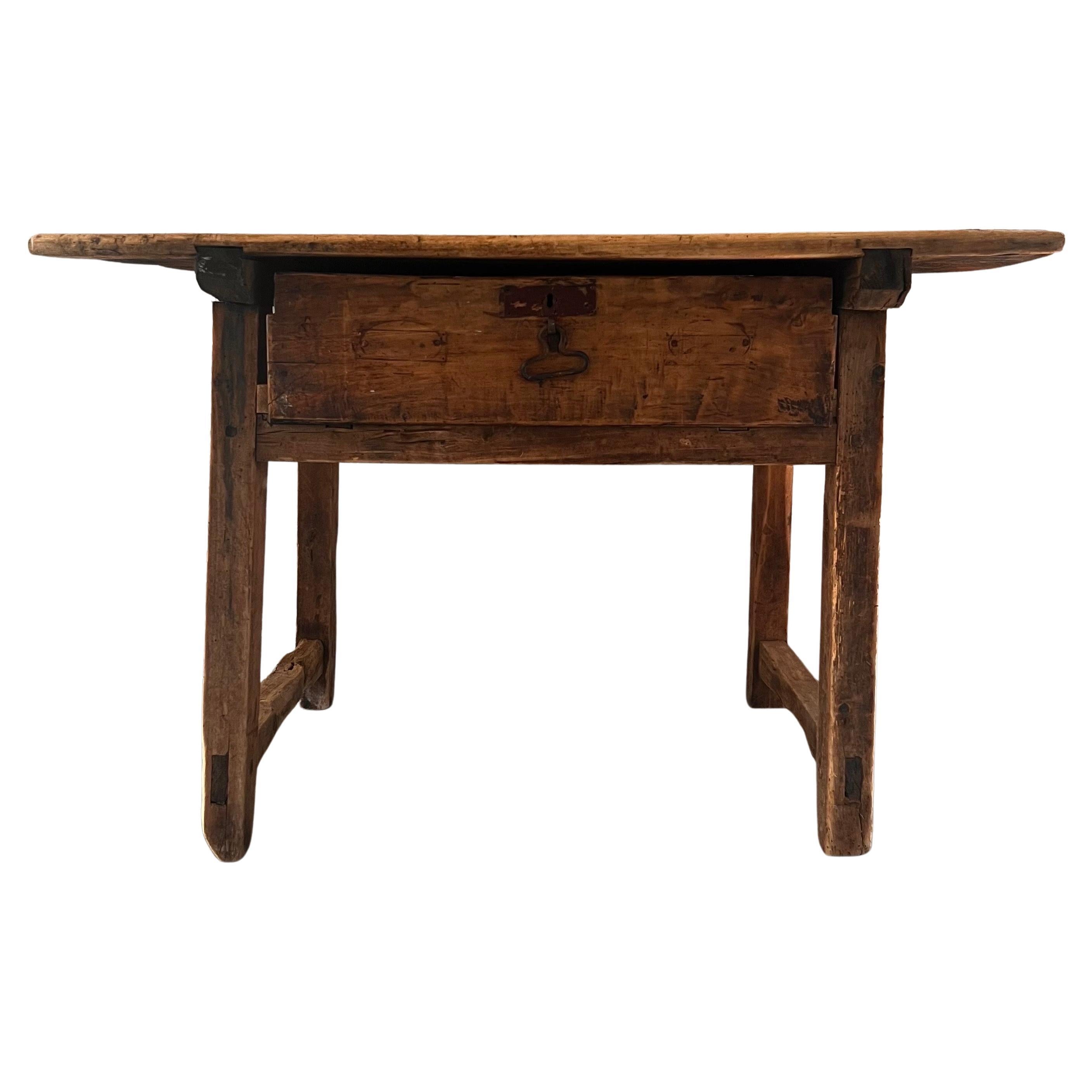 17th Century Spanish Writing Table For Sale