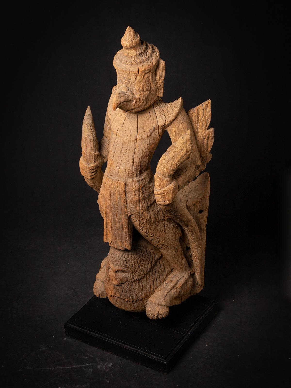Grande et spéciale statue Garuda en bois ancien du 17e siècle de Birmanie en vente 8