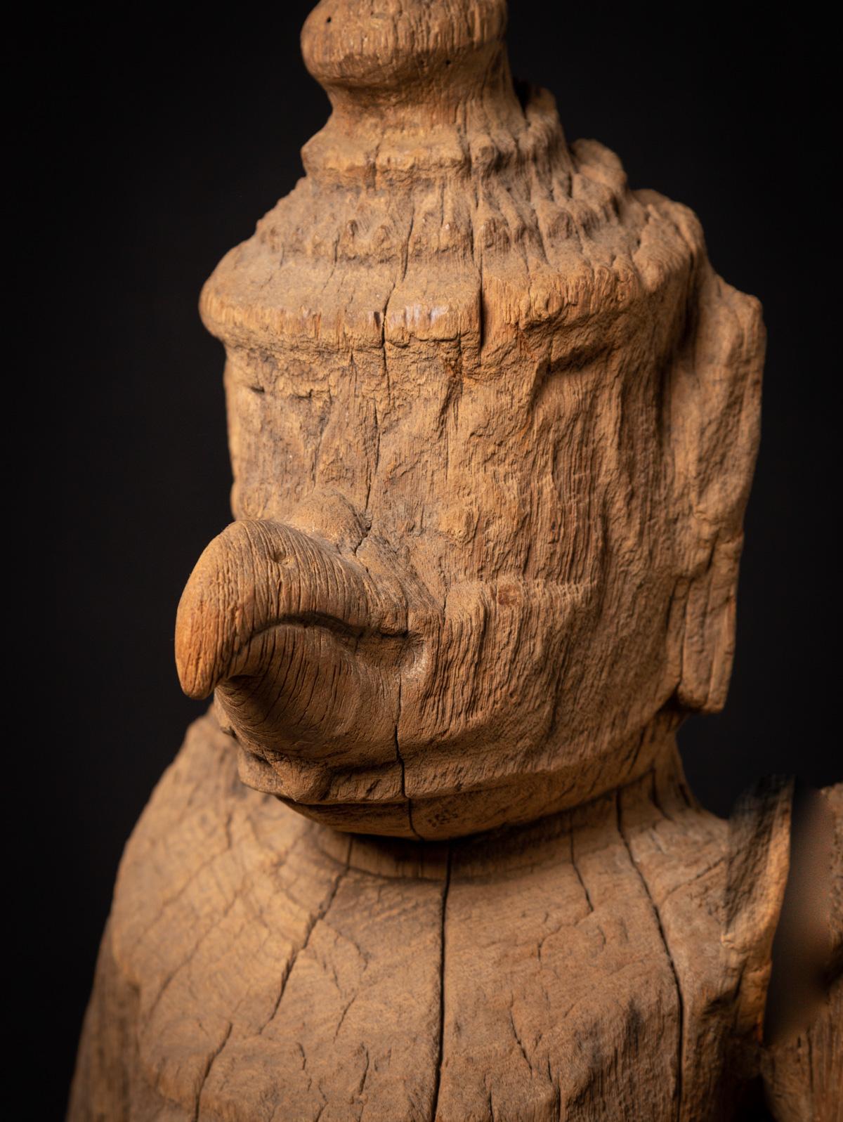 Grande et spéciale statue Garuda en bois ancien du 17e siècle de Birmanie en vente 10