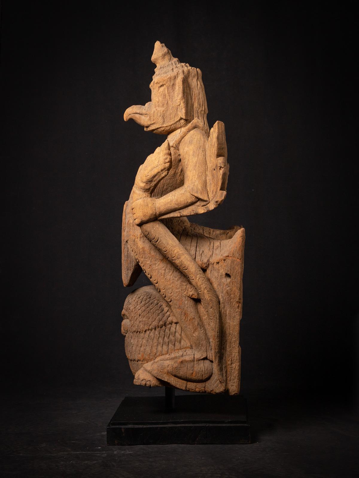 Grande et spéciale statue Garuda en bois ancien du 17e siècle de Birmanie en vente 2