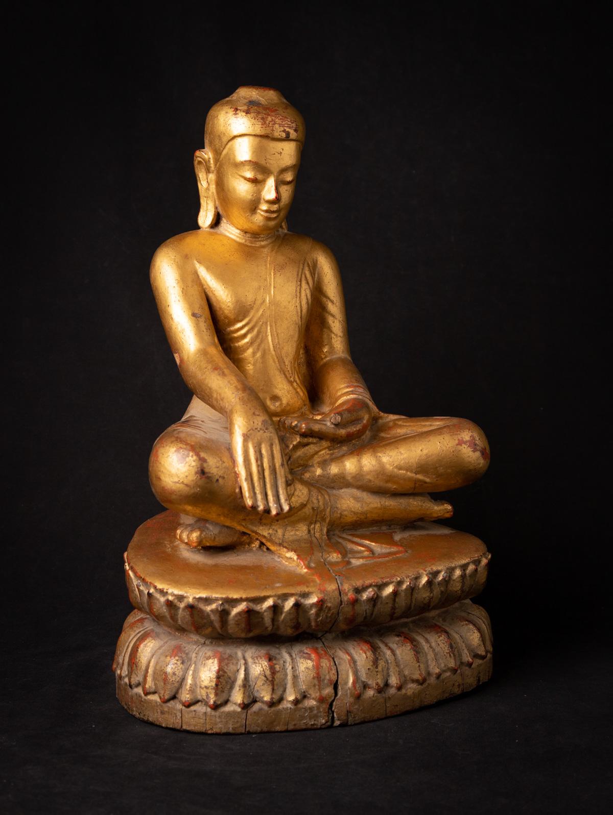 17th century special antique wooden Burmese Buddha statue in Bhumisparsha Mudra For Sale 1