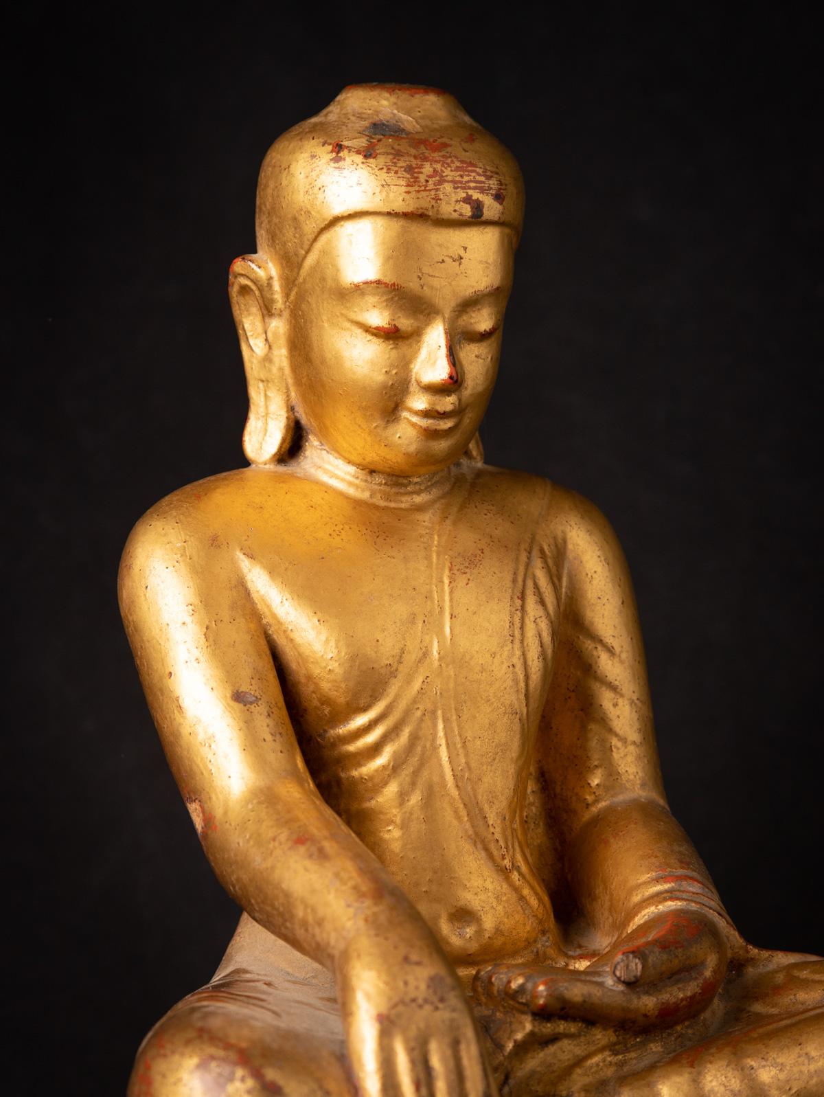 17th century special antique wooden Burmese Buddha statue in Bhumisparsha Mudra For Sale 2