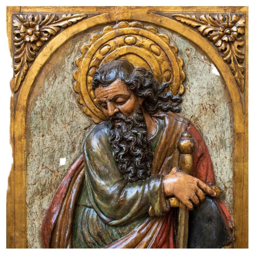 17. Jahrhundert. 

St. Paul

Monochromes und vergoldetes Holz, 130 x 66 cm

Die hier analysierte Skulptur zeigt eine starke plastische und volumetrische Kraft, die ein Gefühl von unmittelbarem Naturalismus vermittelt: die ausgeprägte