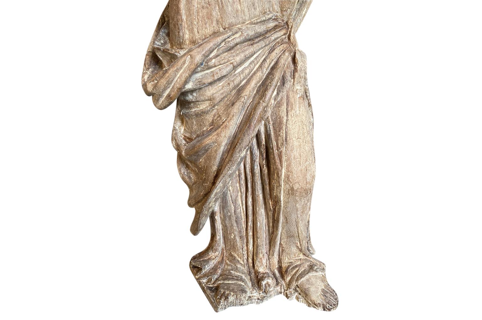 Chêne Statue de jeune fille du 17e siècle en vente