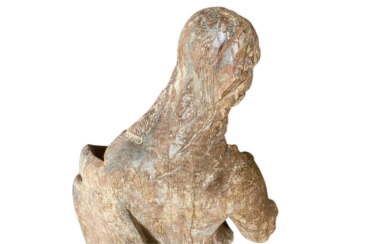 Statue de jeune fille du 17e siècle en vente 1
