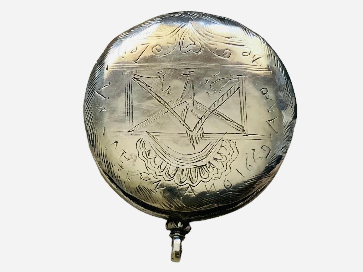Porte-reliquaire de voyageur du 17e siècle en argent sterling/porte- pain euchariste Keepsake  en vente 2