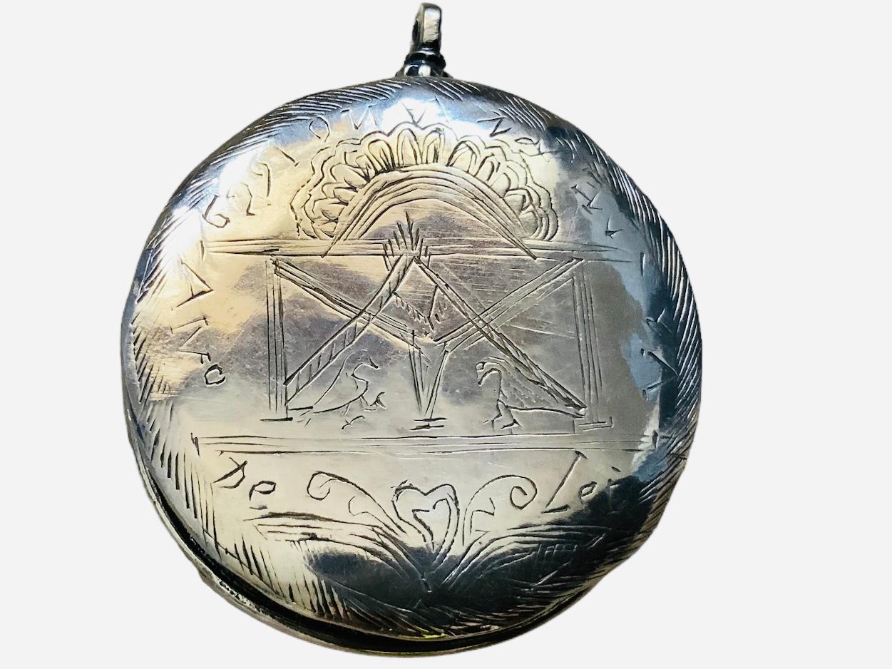 Porte-reliquaire de voyageur du 17e siècle en argent sterling/porte- pain euchariste Keepsake  en vente 4