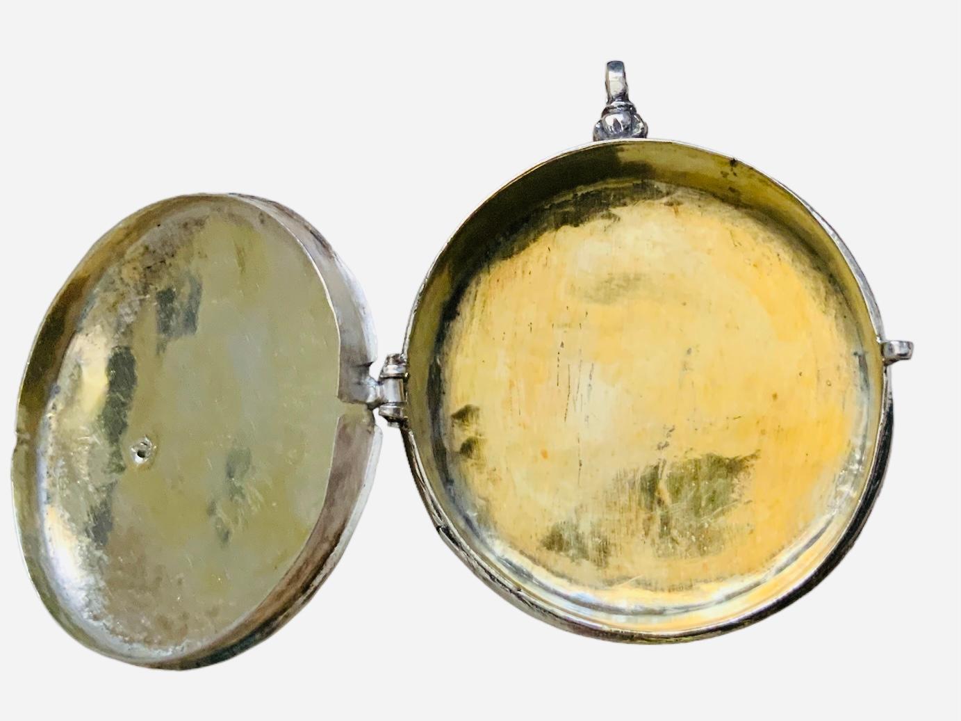 17th Century Sterling Silver Traveler Reliquary Case/Eucharist Bread Keepsake  For Sale 10