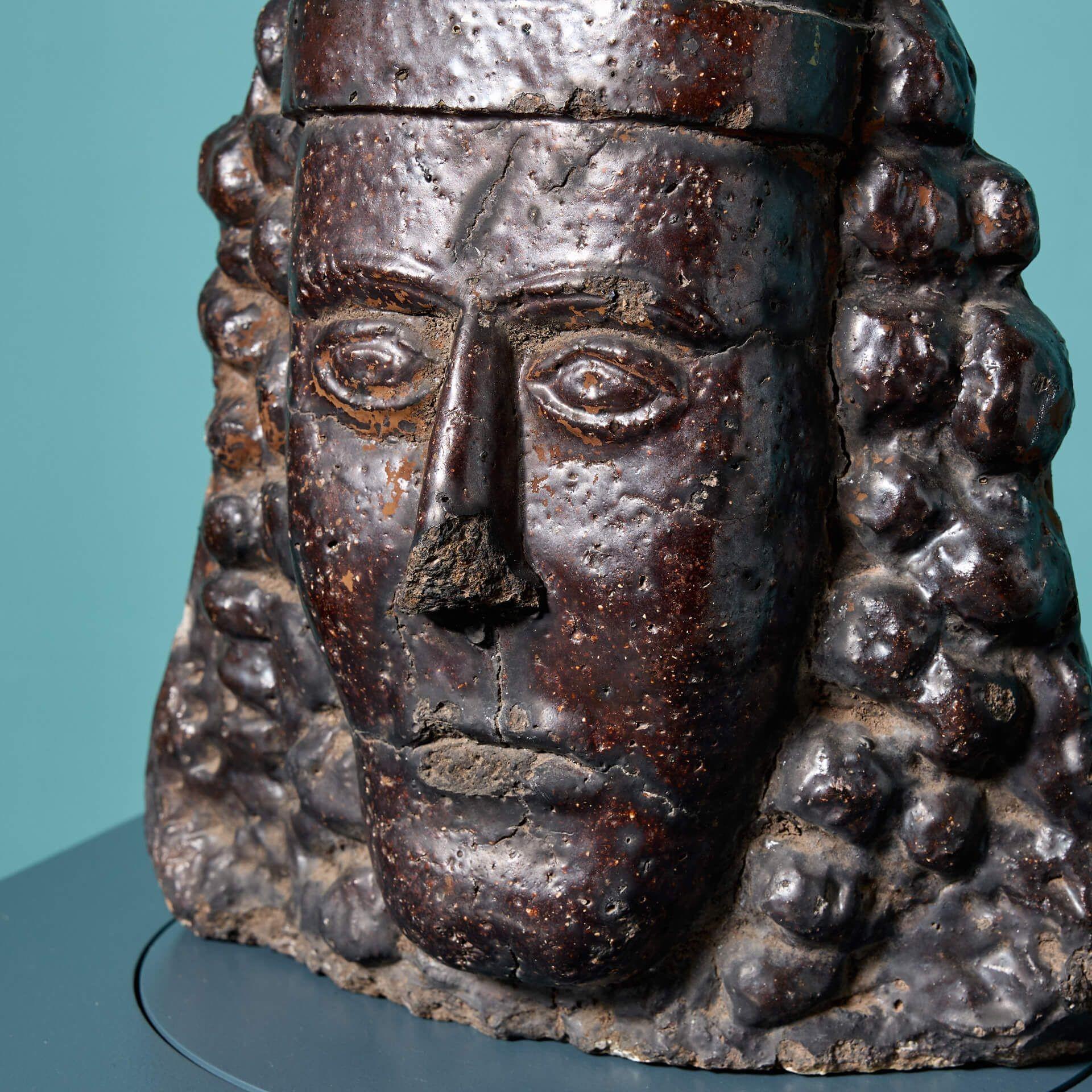 Steingutbüste von James II. aus dem 17. Jahrhundert (Glasiert) im Angebot