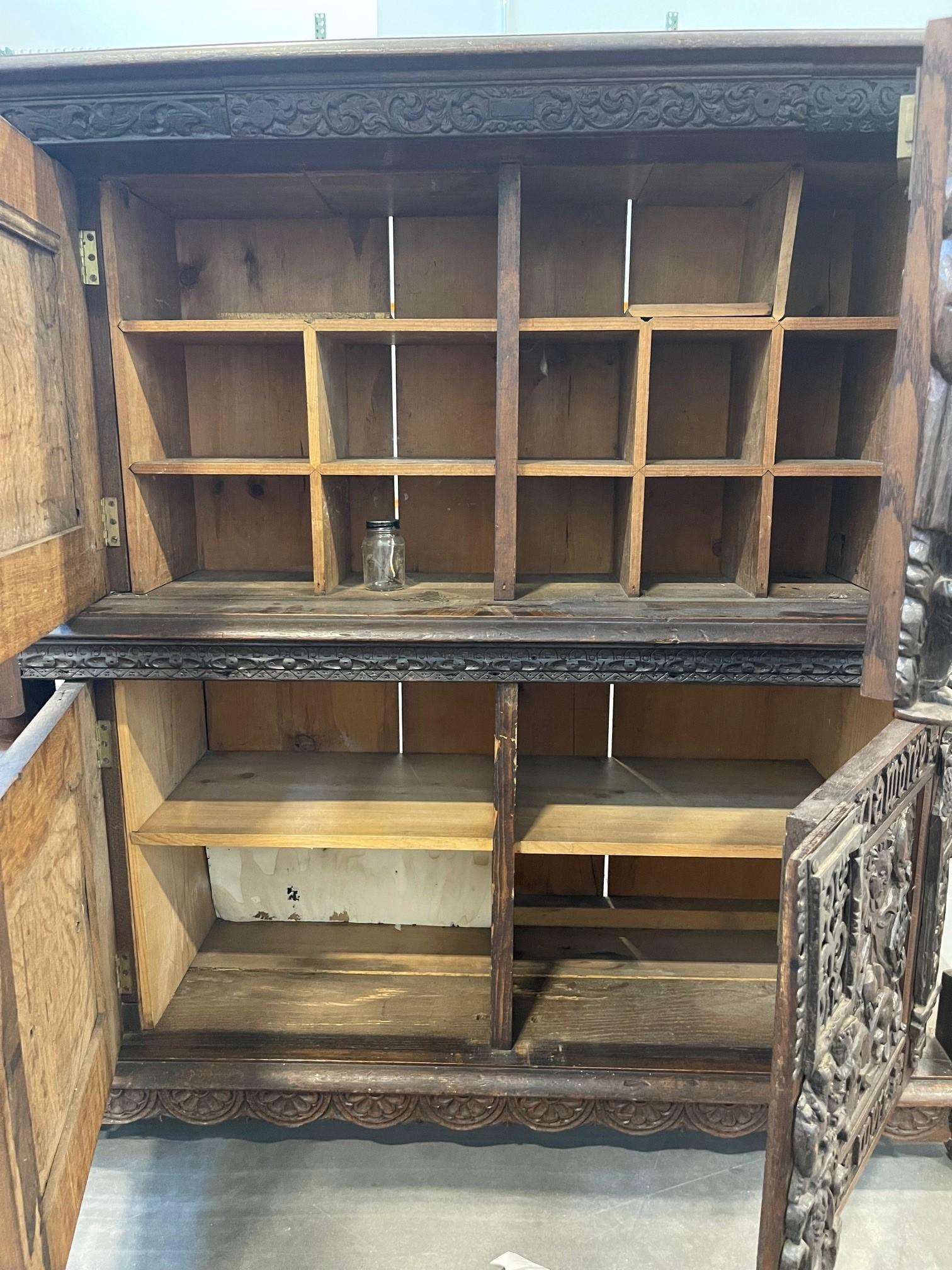 Quercia Credenza di corte fiamminga del XVII secolo in vendita