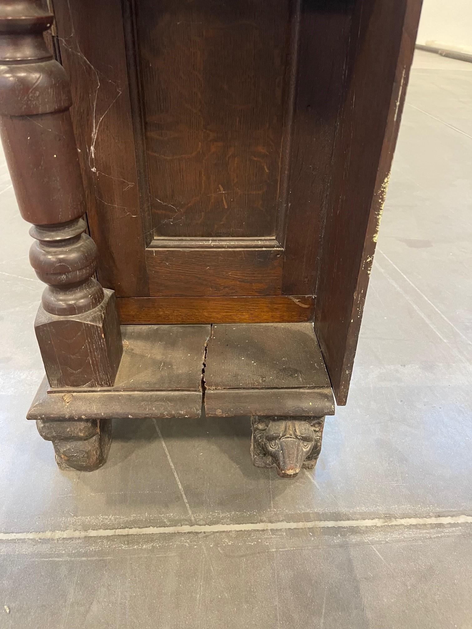 Credenza di corte fiamminga del XVII secolo in vendita 1