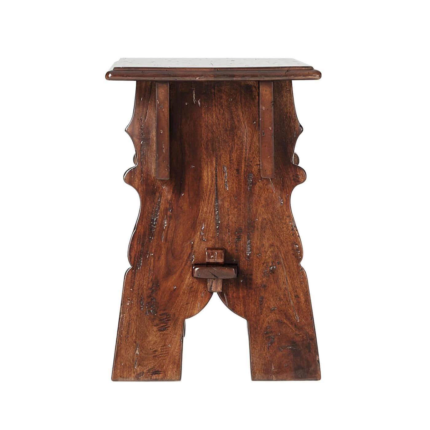 Jacobéen Tabouret en bois de style 17ème siècle en vente