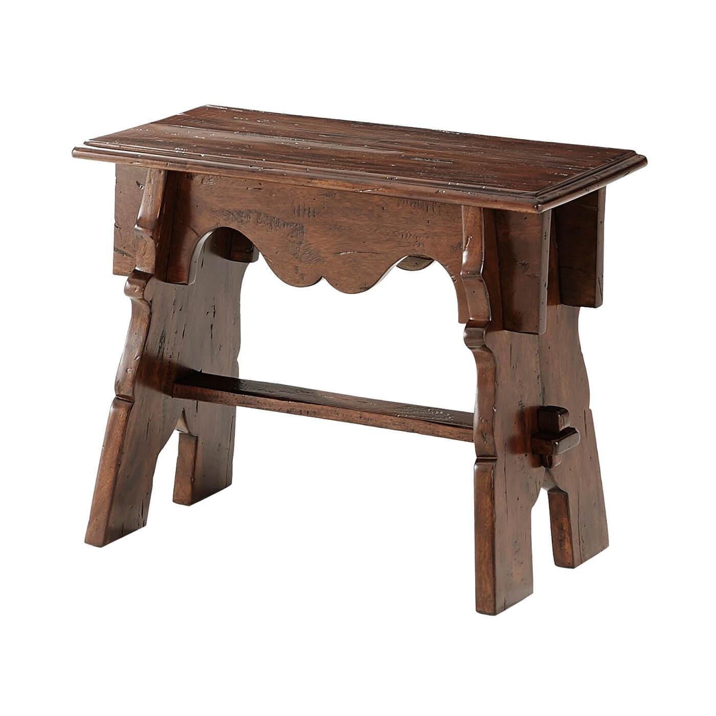 Tabouret en bois de style 17ème siècle