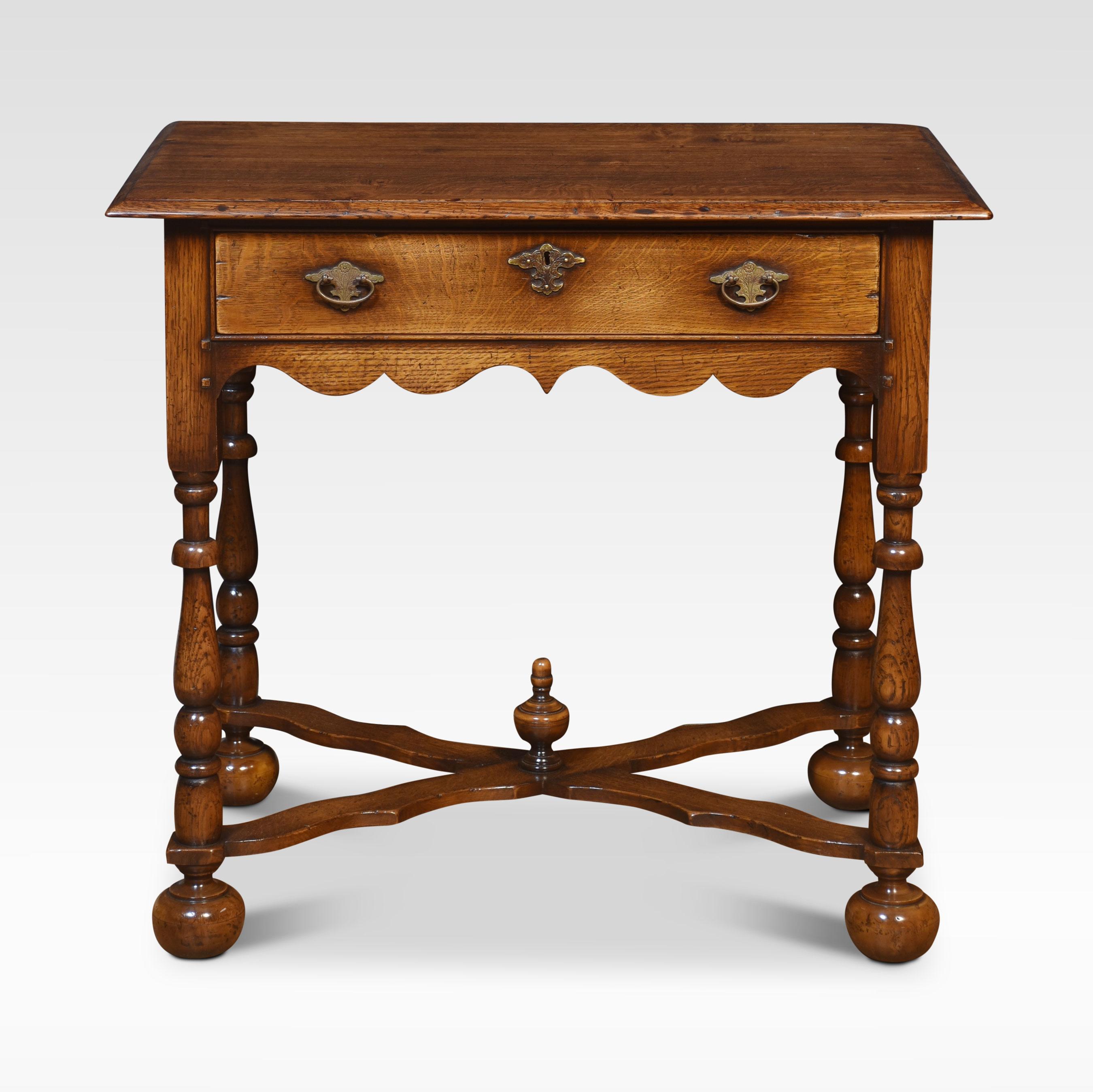 17th century style oak side table In Good Condition For Sale In Cheshire, GB