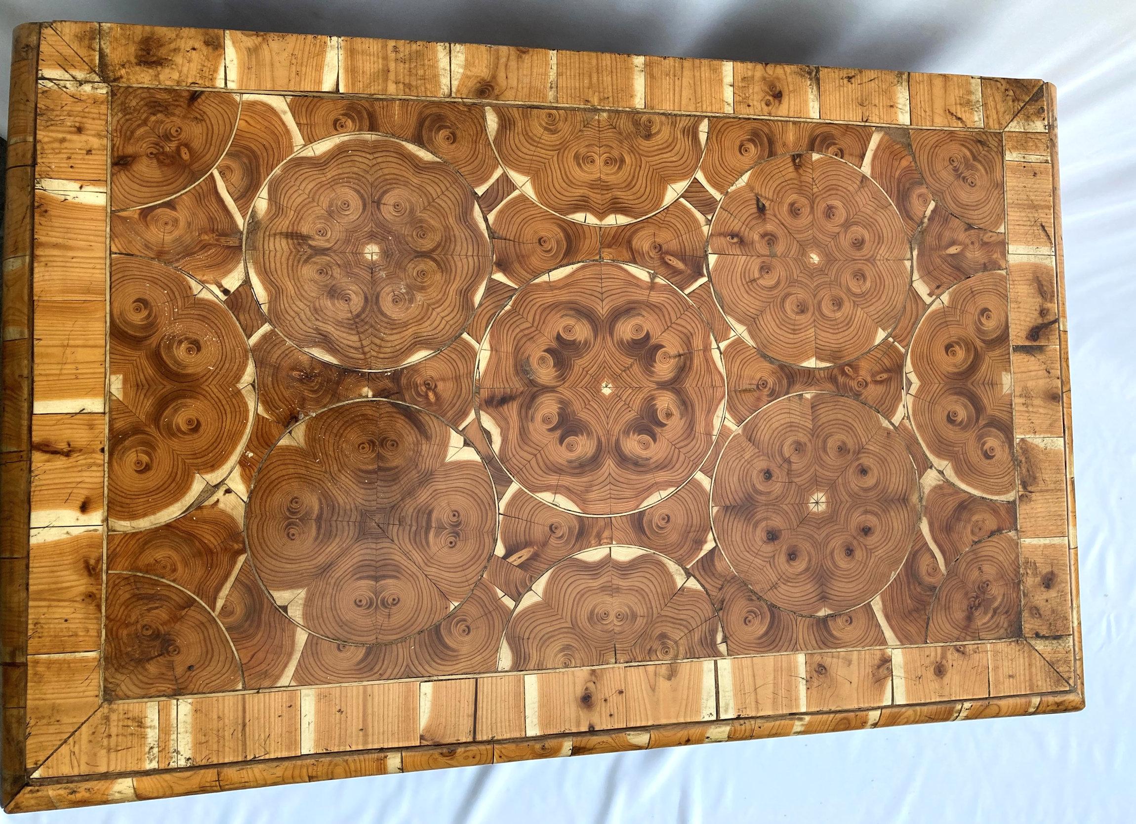 Ottone Cassettiera in legno di tasso del 17° secolo in vendita