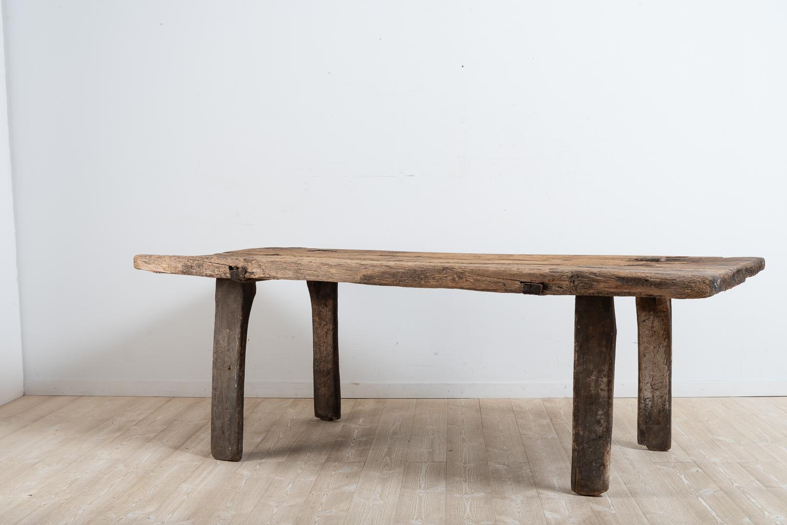 17th Century Swedish Folk Art Table 'Hednabord' In Good Condition In Kramfors, SE