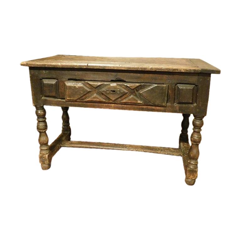 17th Century Table "Rocchetto" with Drawer and Carved Legs, brown walnut