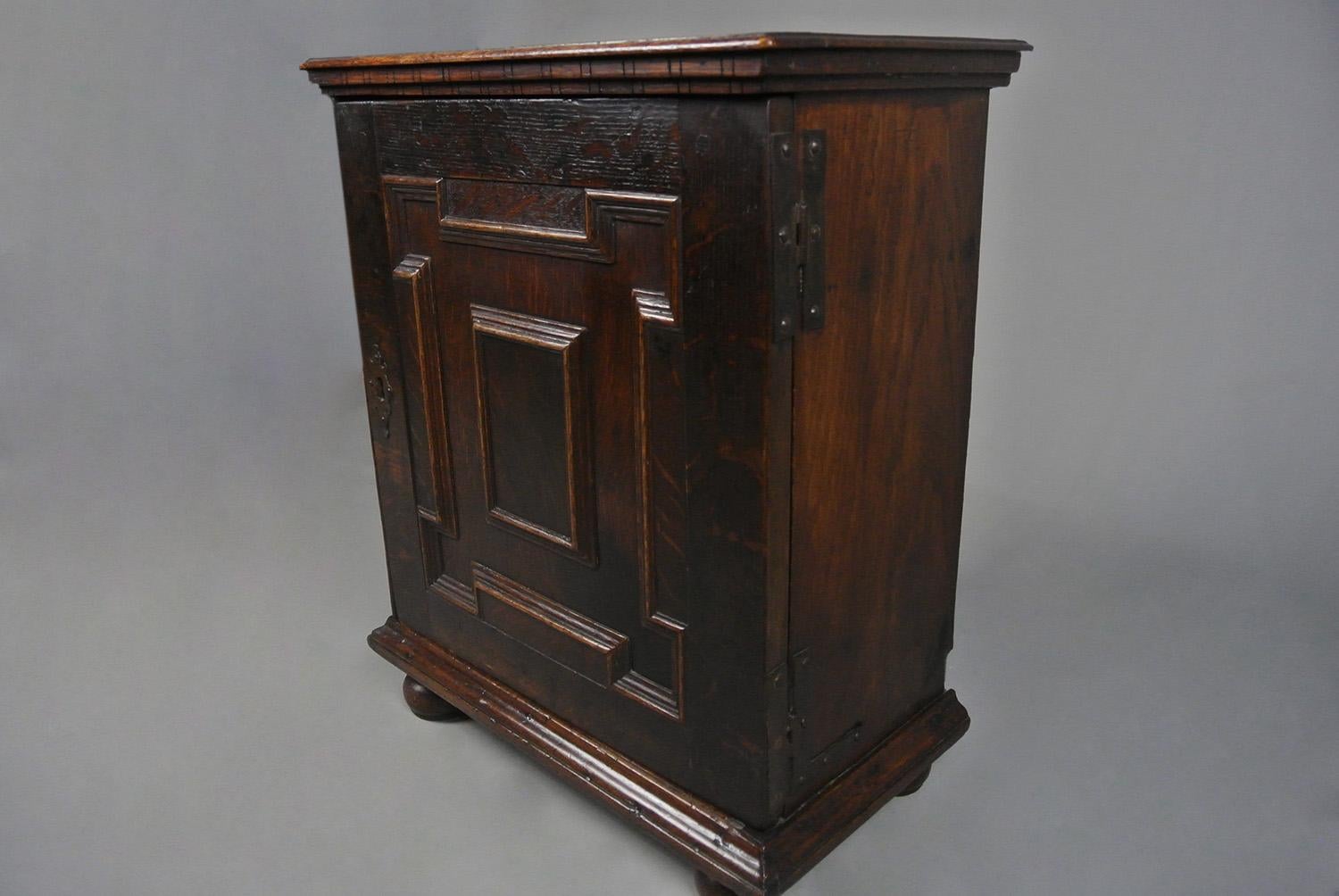 17th Century Table Top Oak Spice Cabinet c. 1670 3