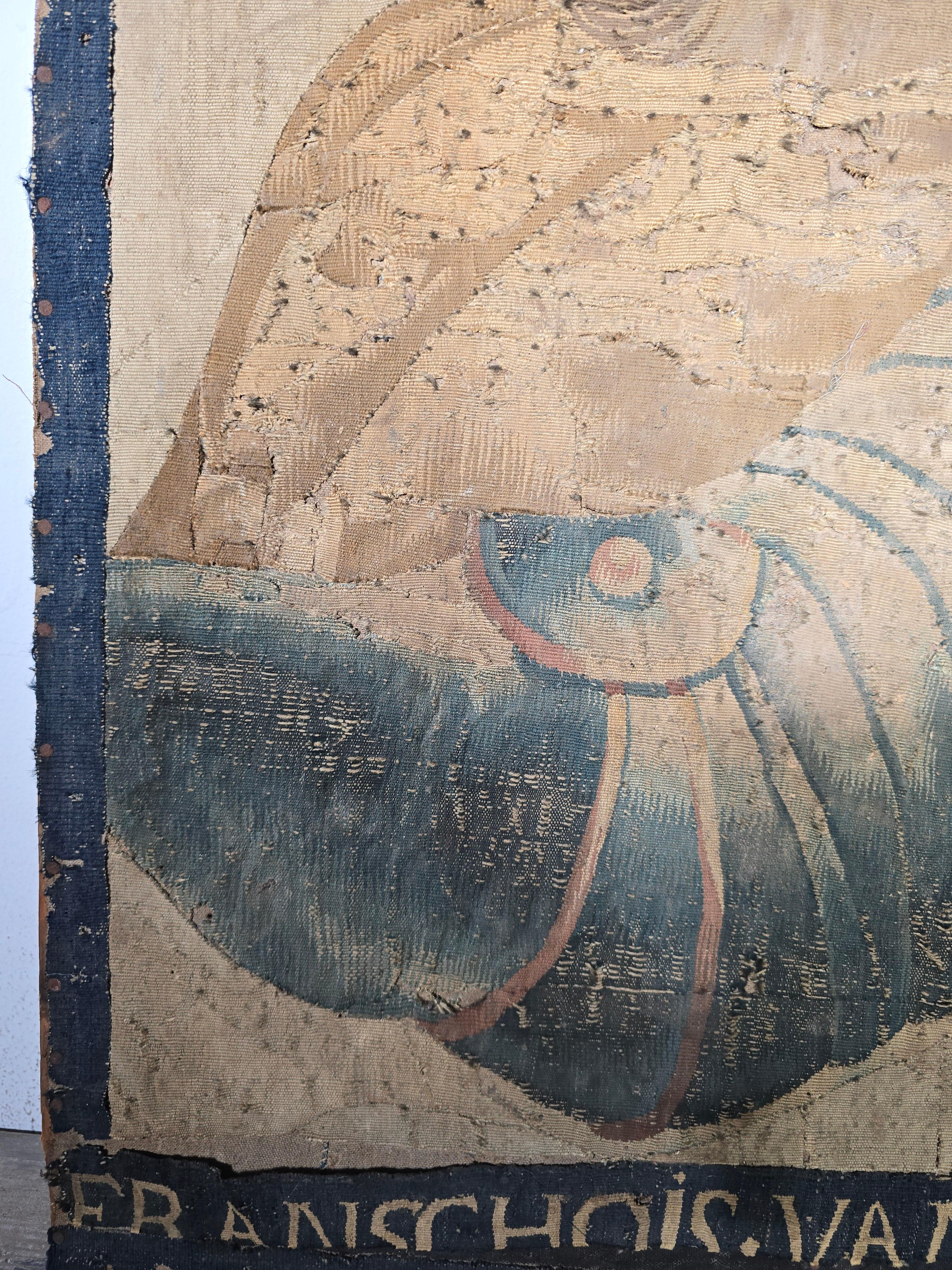 Wandteppichfragment aus dem 17. Jahrhundert, das die Büste eines Kaisers darstellt - signiert Francho im Angebot 5