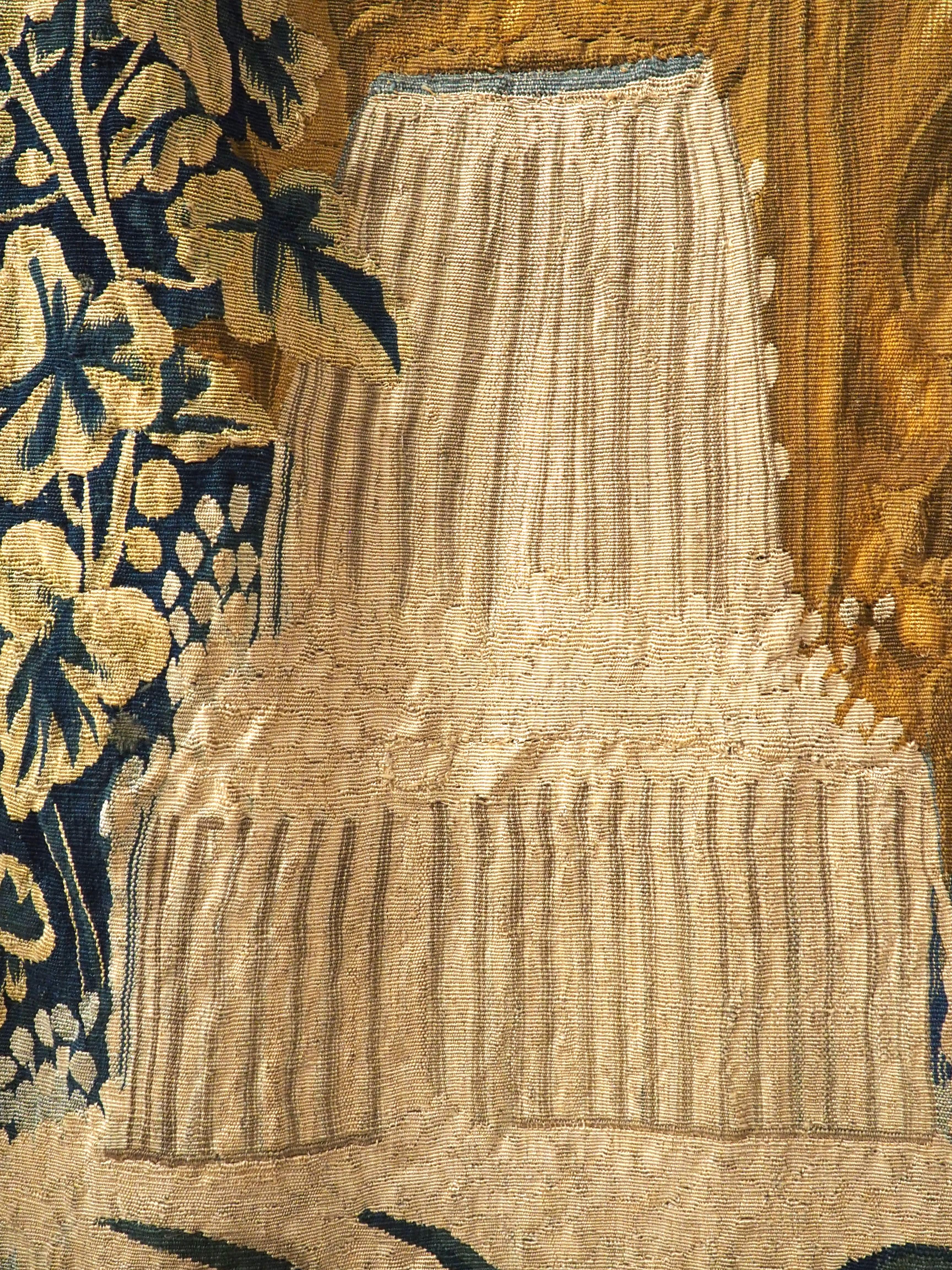 Louis XIV Fragment de tapisserie du XVIIe siècle provenant de Bruxelles en vente