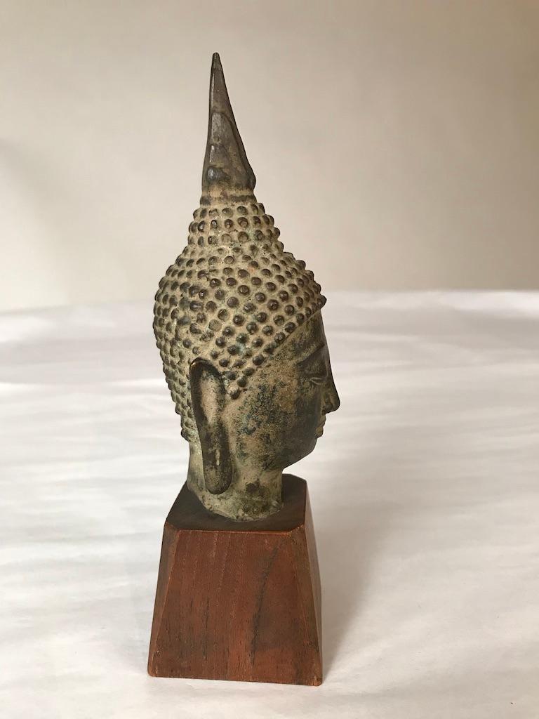 tête de Bouddha en bronze thaïlandais du 17ème siècle 3