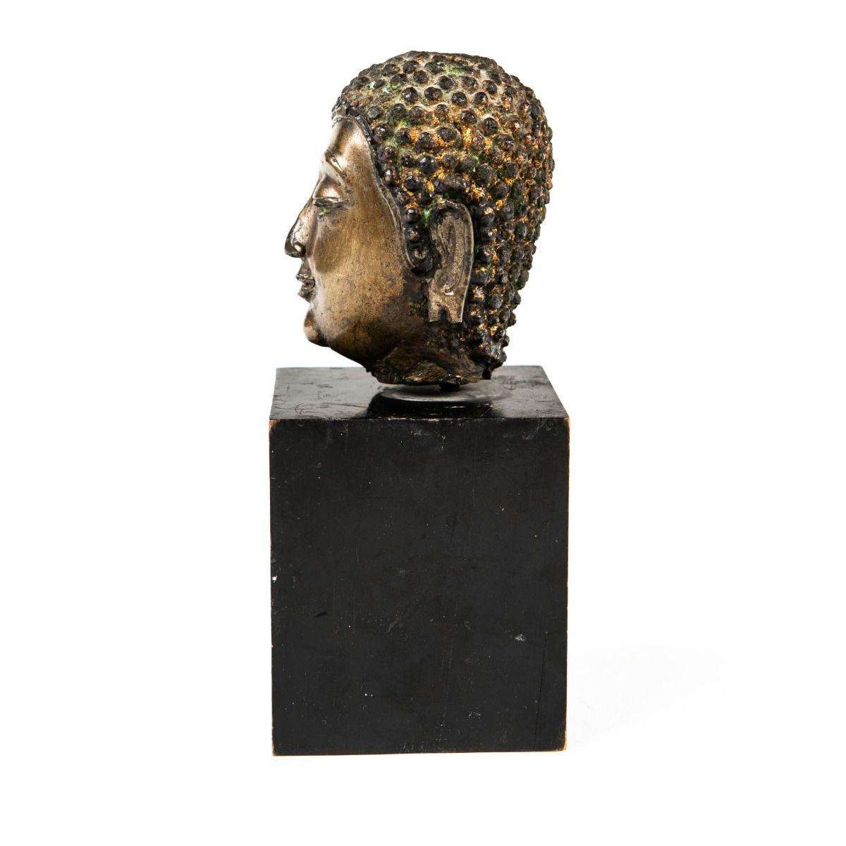 Autre Tête de Bouddha thaïlandais du 17ème siècle en bronze en vente