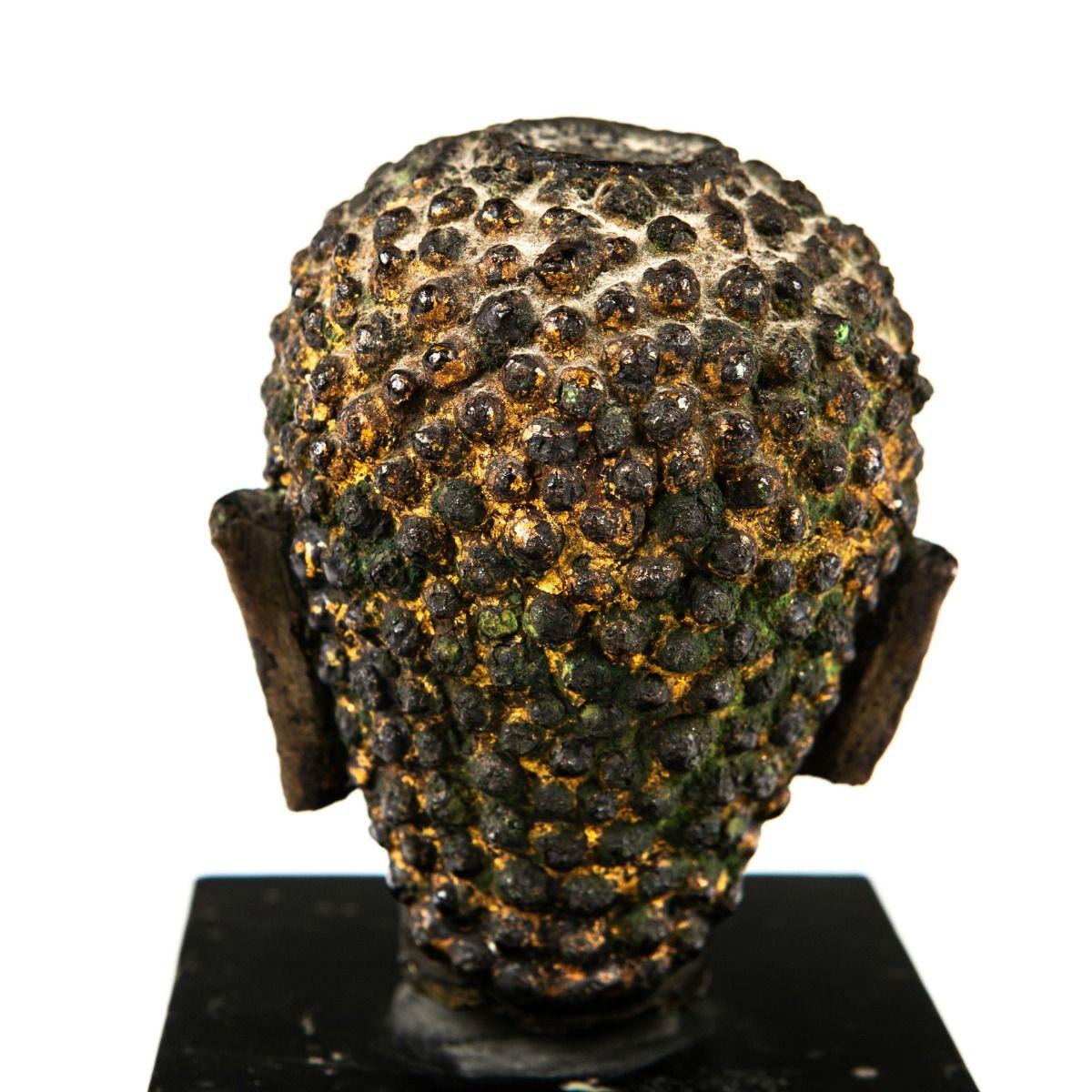 Tête de Bouddha thaïlandais du 17ème siècle en bronze en vente 1