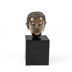 Tête de Bouddha thaïlandais du 17ème siècle en bronze