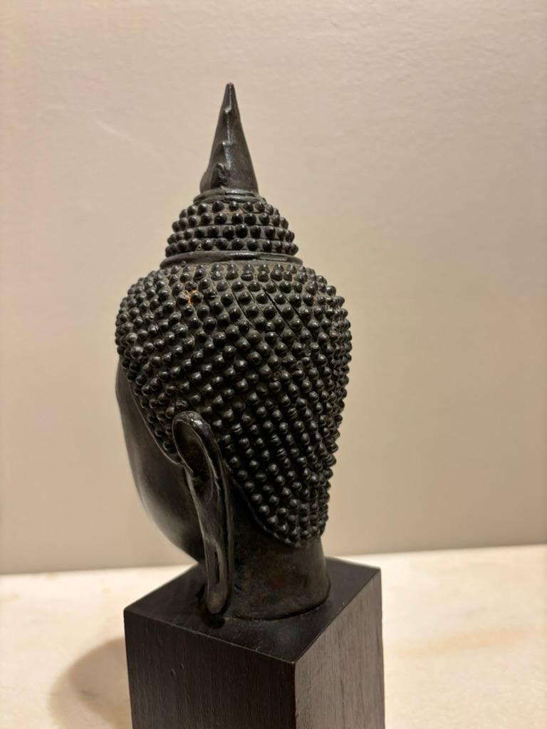 Testa di Buddha in bronzo laccato tailandese del XVII secolo in vendita 4