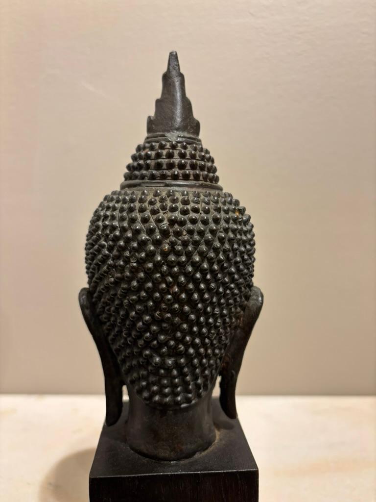 Testa di Buddha in bronzo laccato tailandese del XVII secolo in vendita 2