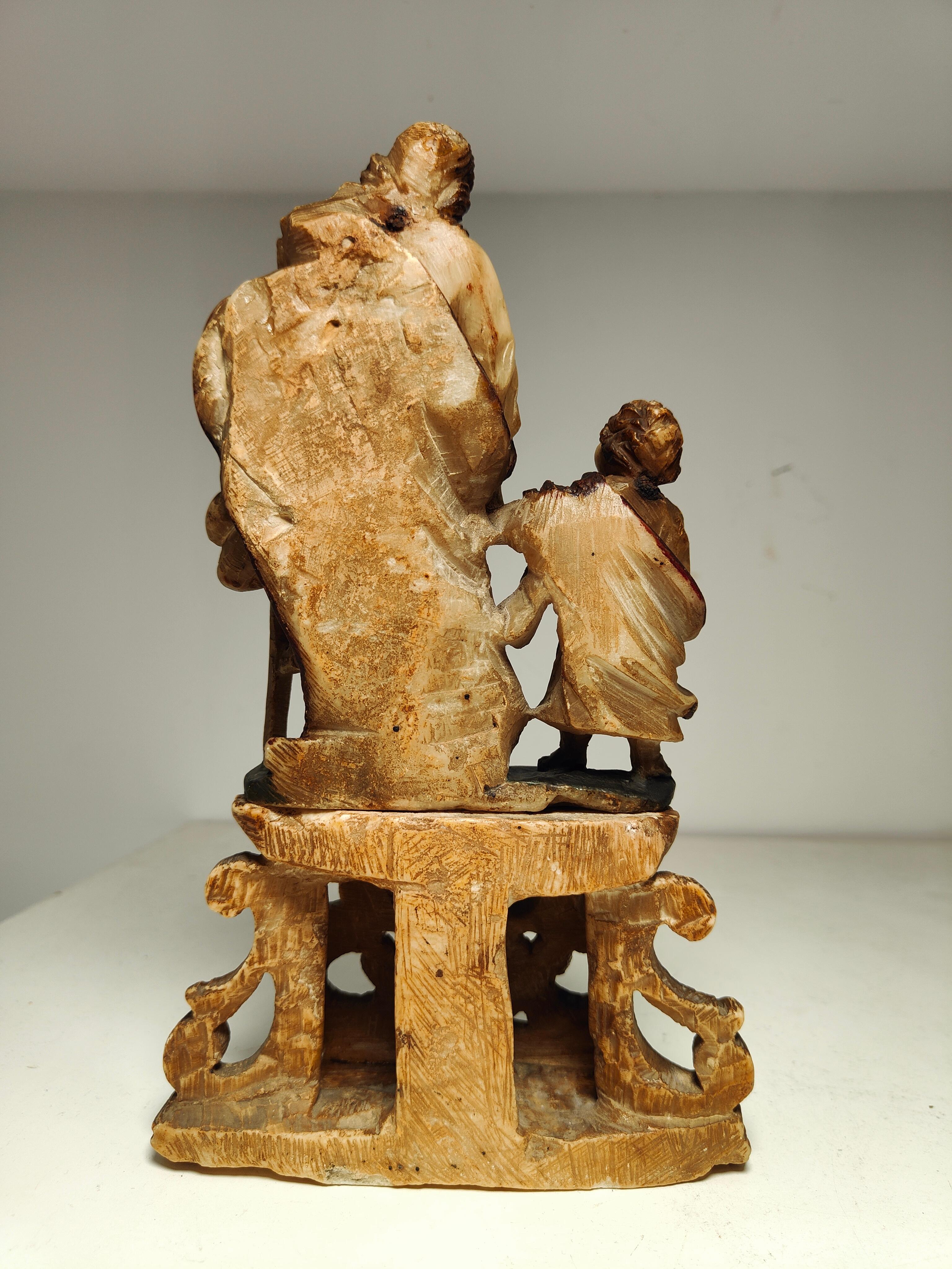 Trapani-Alabaster-Skulptur des Heiligen Joseph aus dem 17. Jahrhundert 9