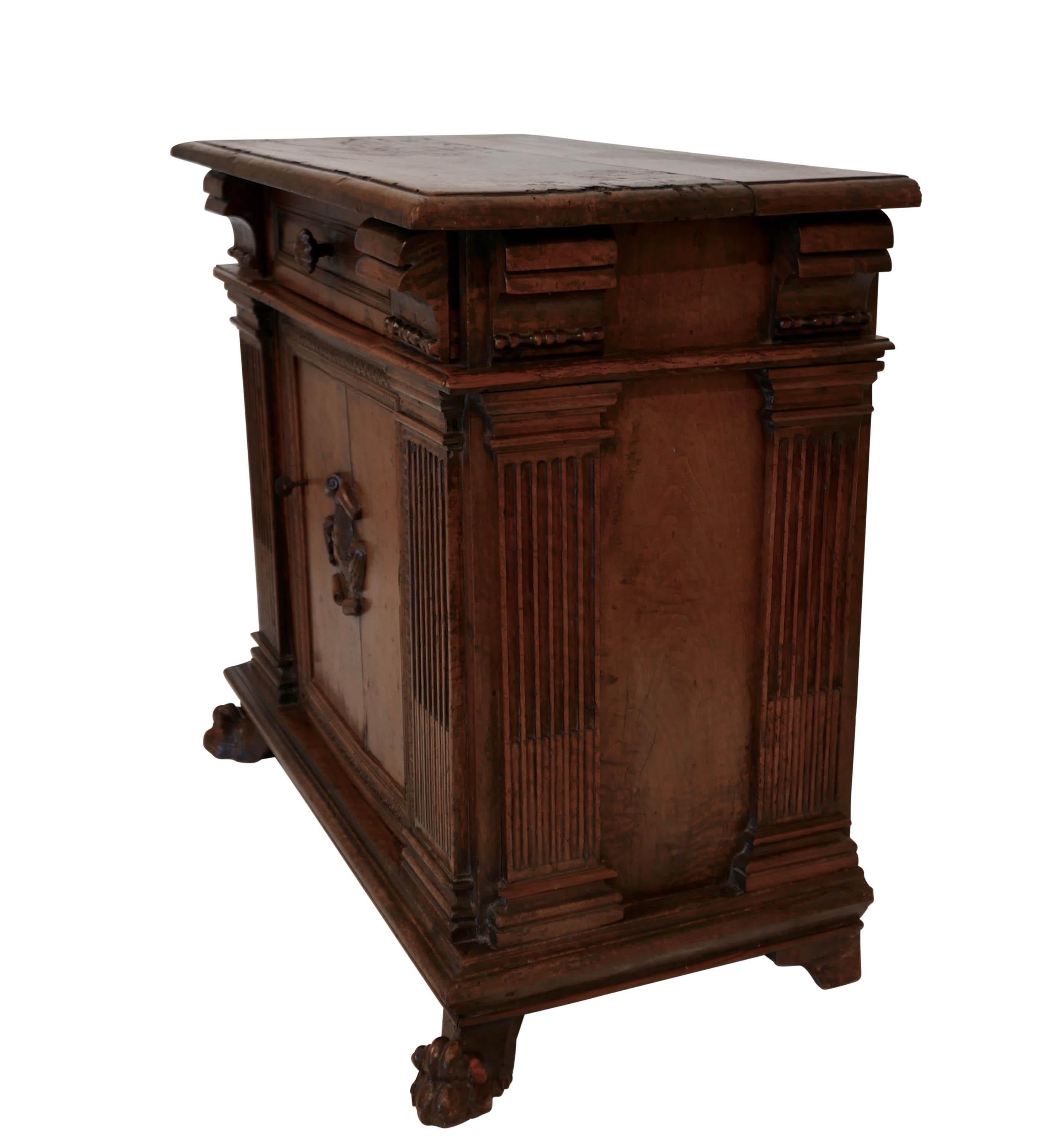 17th Century Tuscan Walnut Cabinet, Italian, circa 1680 For Sale 1