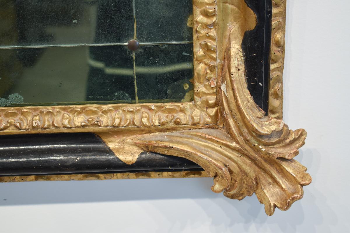 Venezianischer Spiegel aus Ebenholz und Giltwood aus dem 17. (Ebonisiert) im Angebot